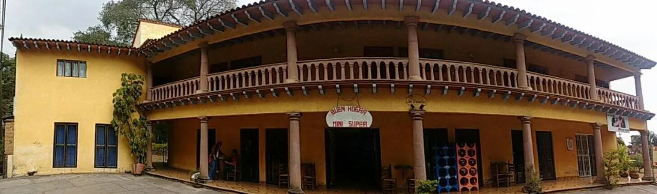 Property building in Hospedaje Ornelas