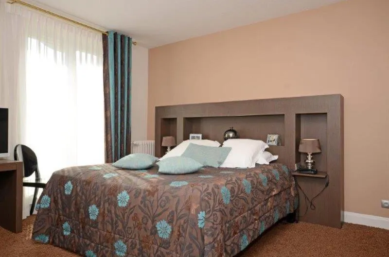 Bed in Hôtel La Réserve