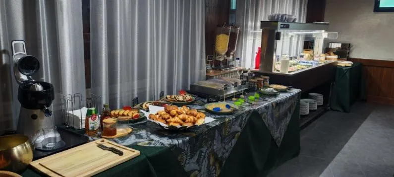 Breakfast in Hôtel La Réserve