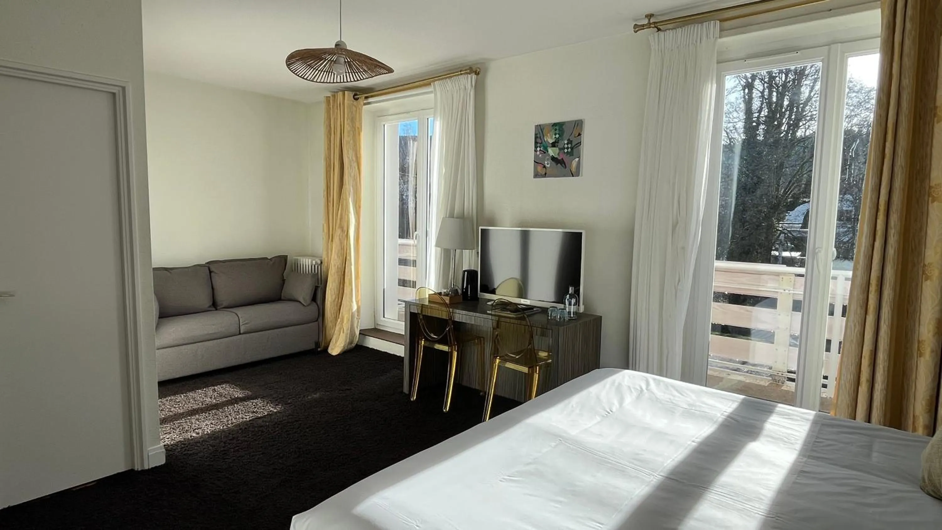 Bed in Hôtel La Réserve