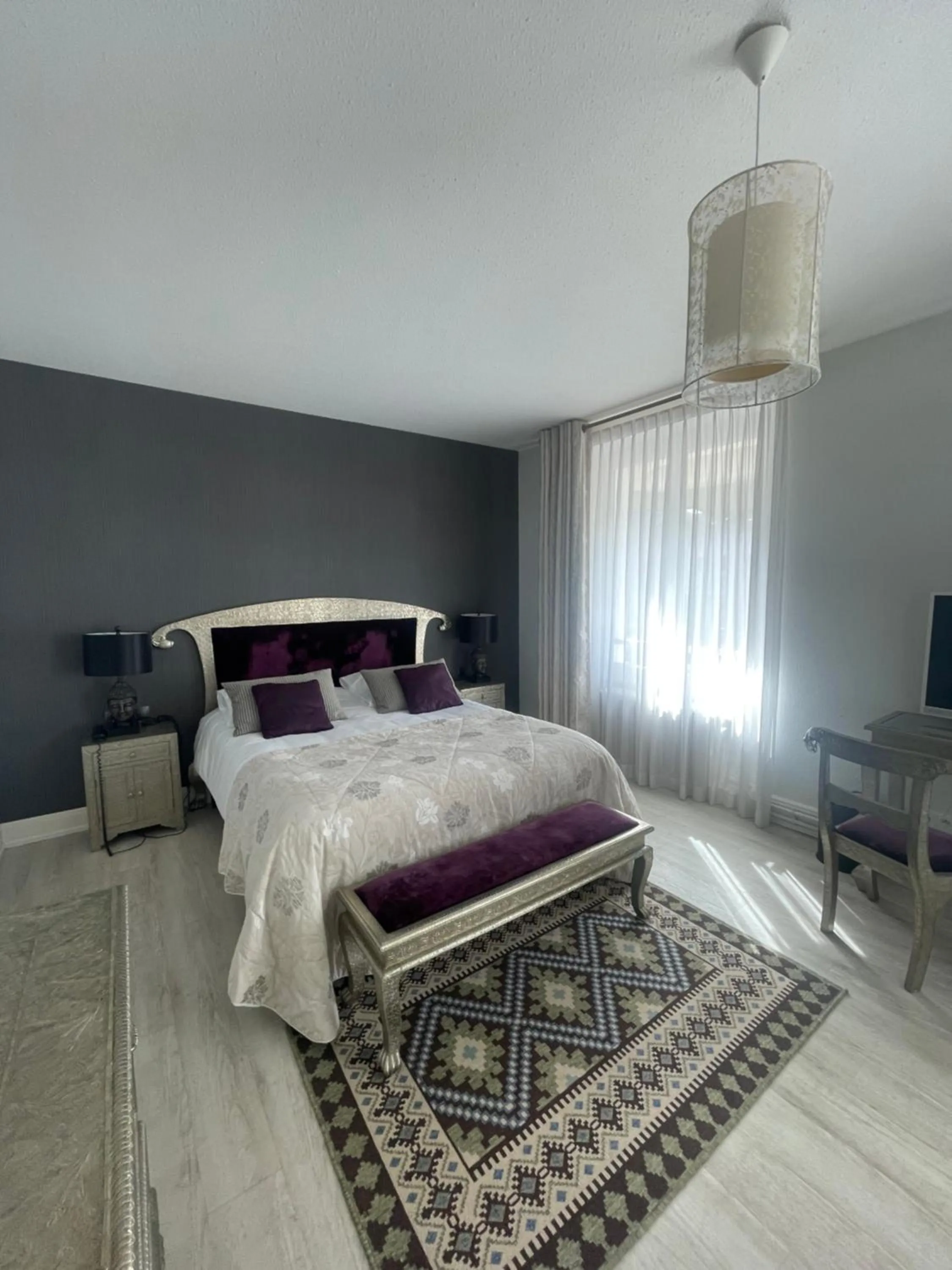 Bed in Hôtel La Réserve