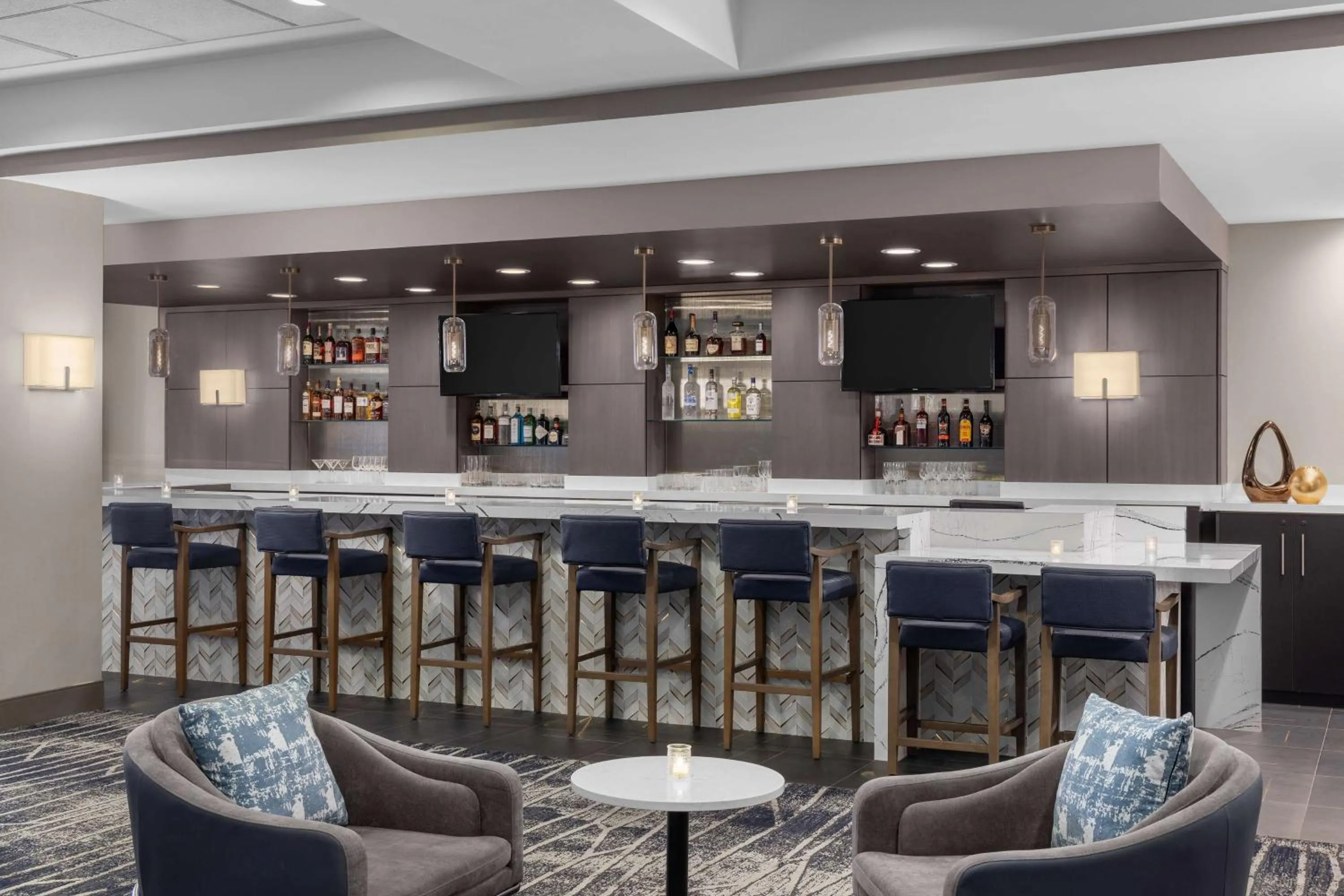 Lounge or bar in DoubleTree by Hilton Las Vegas Airport