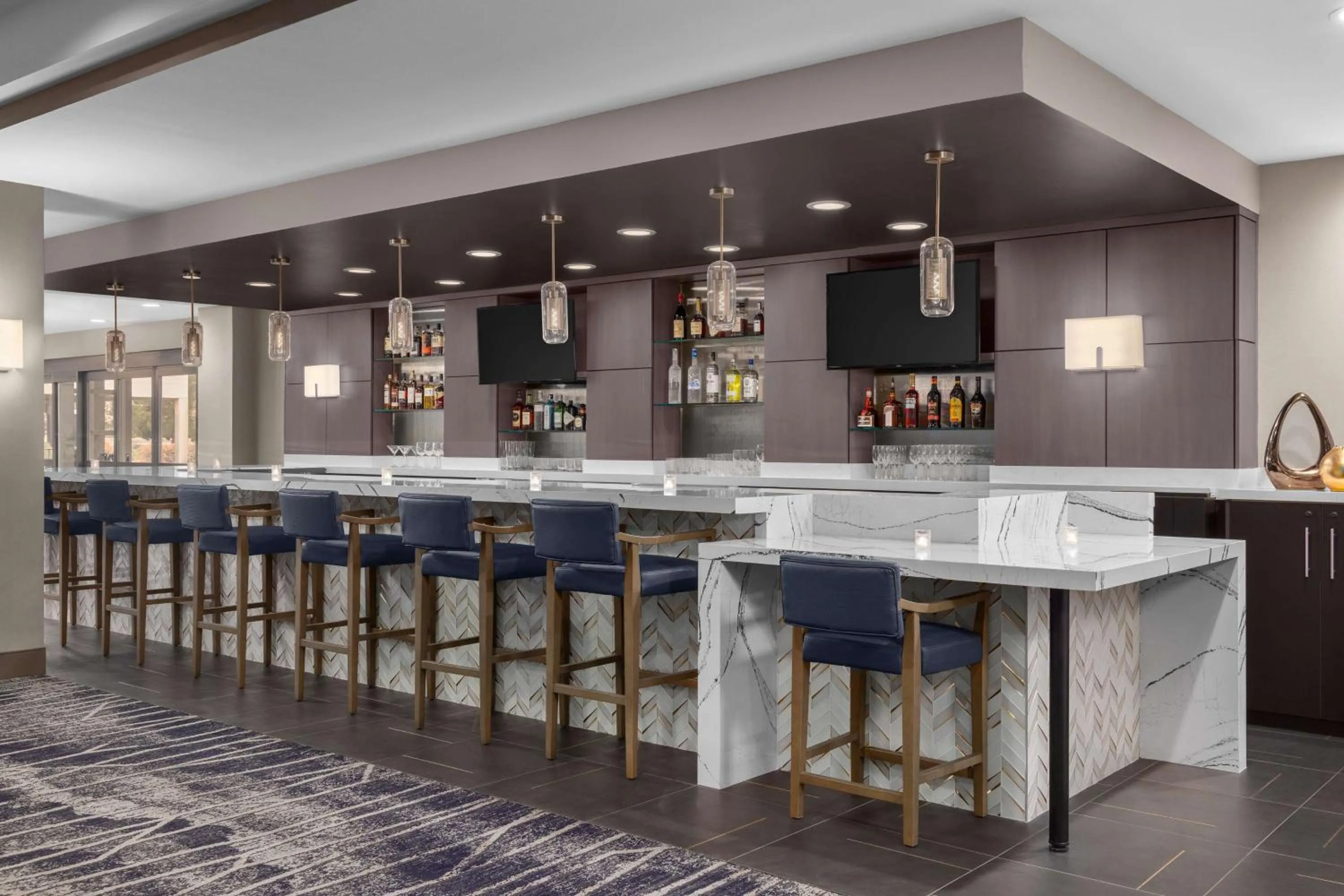 Lounge or bar in DoubleTree by Hilton Las Vegas Airport