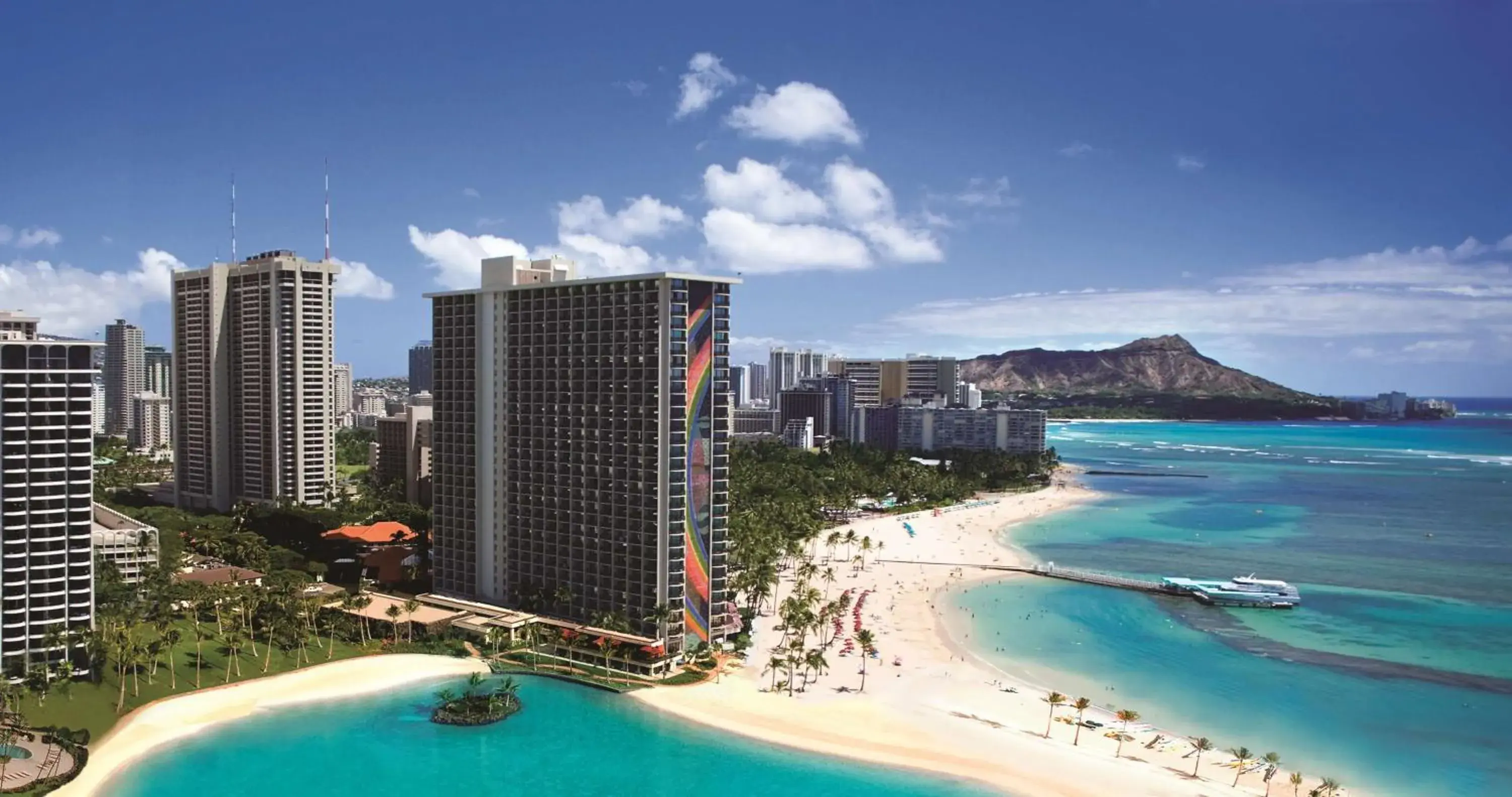 Property building in Hilton Hawaiian Village Waikiki Beach Resort Property building in Hilton Hawaiian Village Waikiki Beach Resort