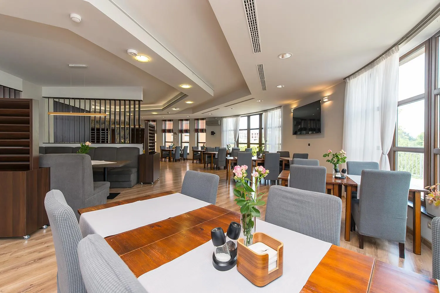 Restaurant/places to eat in Hotel Esperanto