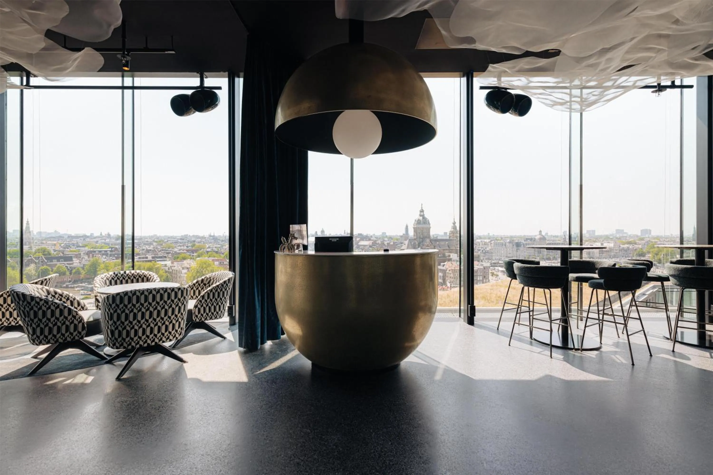 Restaurant/places to eat in DoubleTree by Hilton Amsterdam Centraal Station