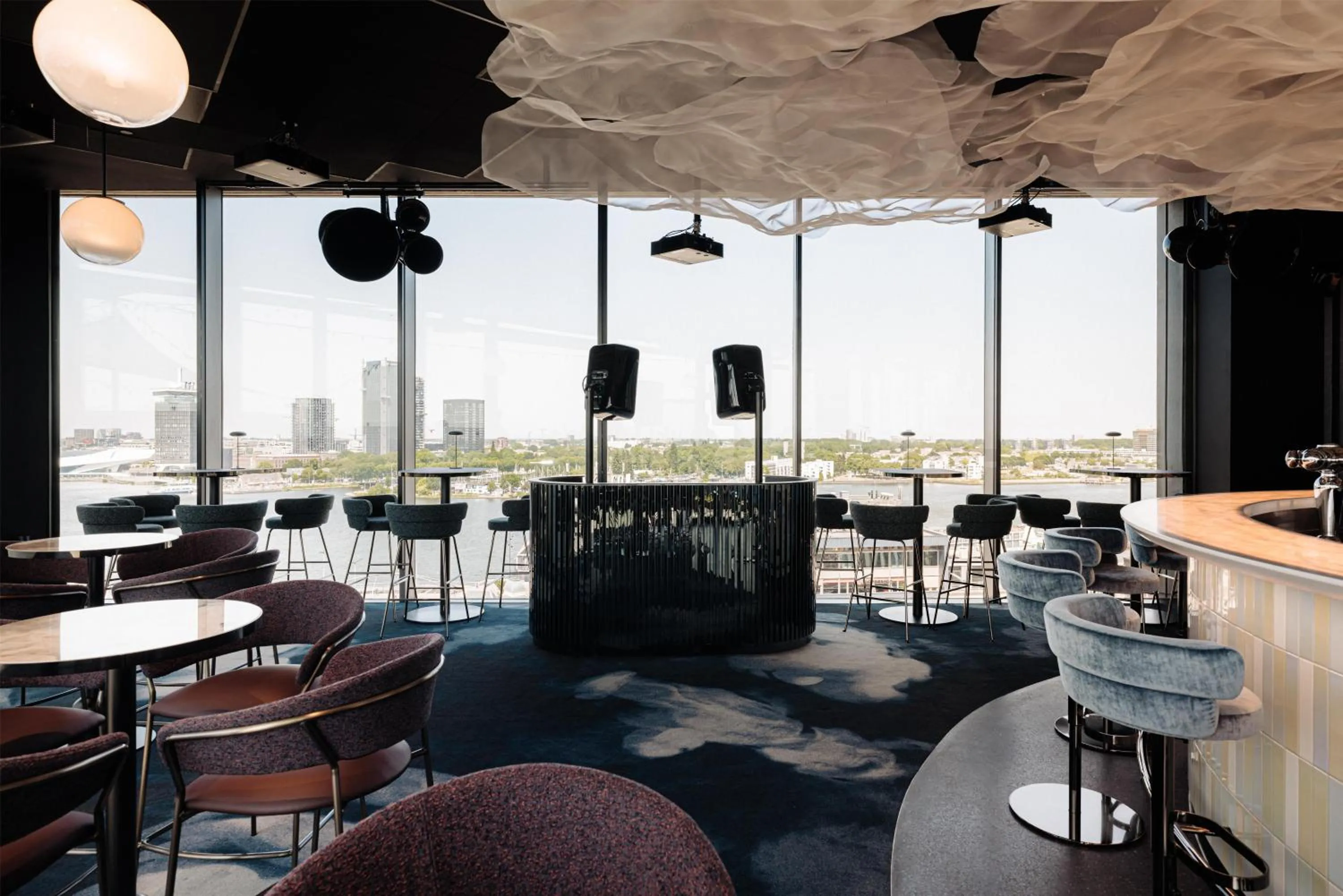 Restaurant/places to eat in DoubleTree by Hilton Amsterdam Centraal Station