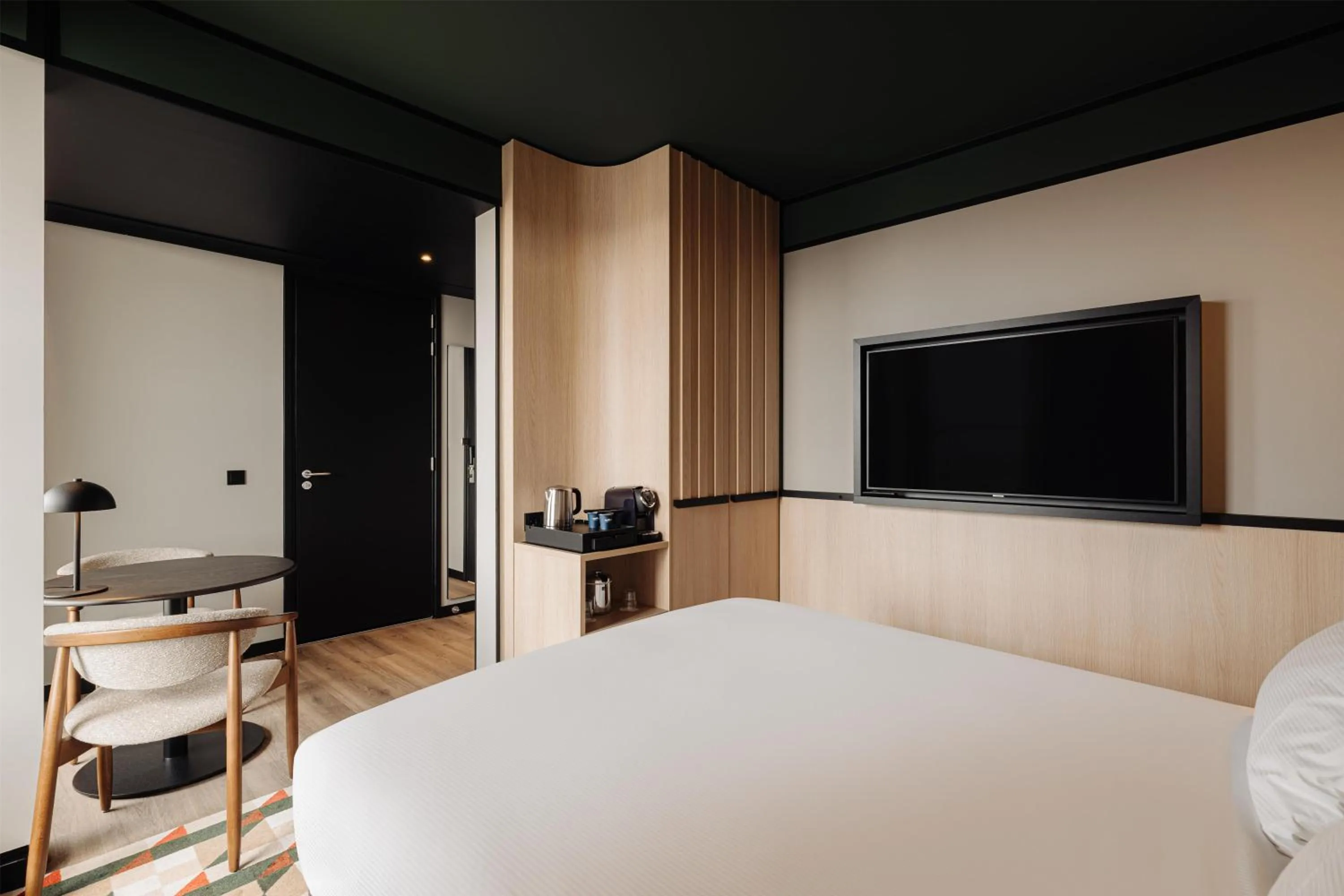 Bed in DoubleTree by Hilton Amsterdam Centraal Station