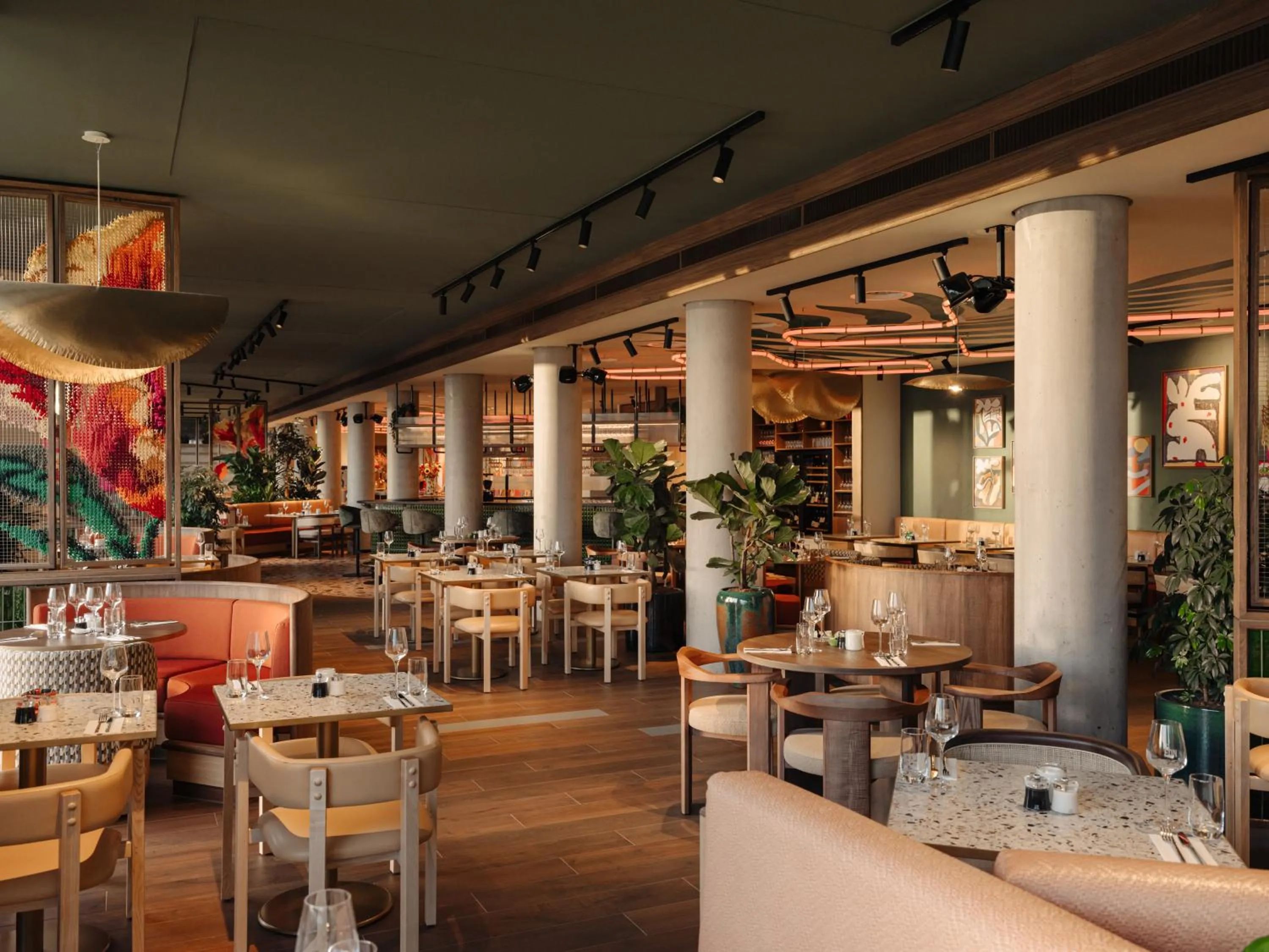 Restaurant/places to eat in DoubleTree by Hilton Amsterdam Centraal Station