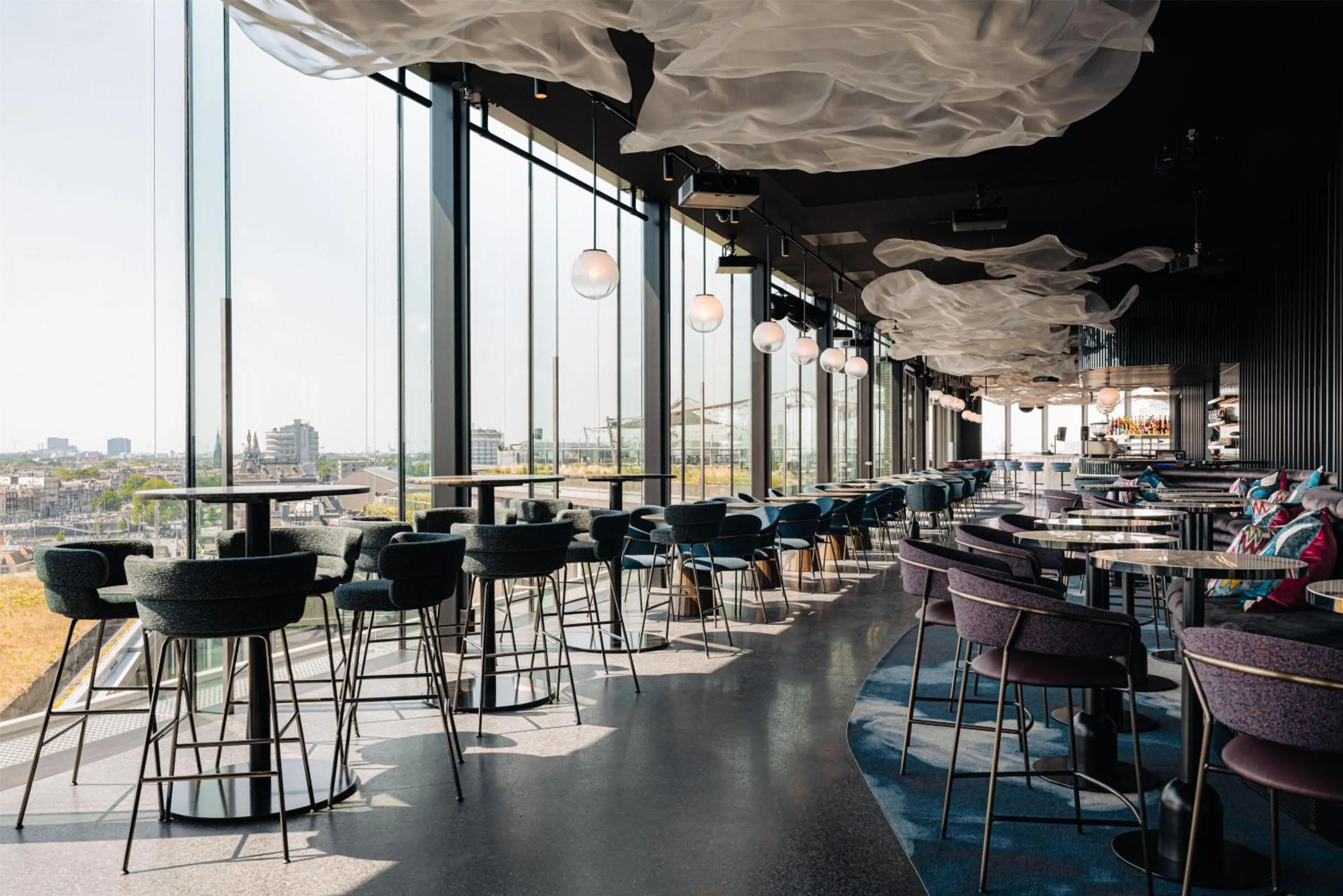 Restaurant/places to eat in DoubleTree by Hilton Amsterdam Centraal Station