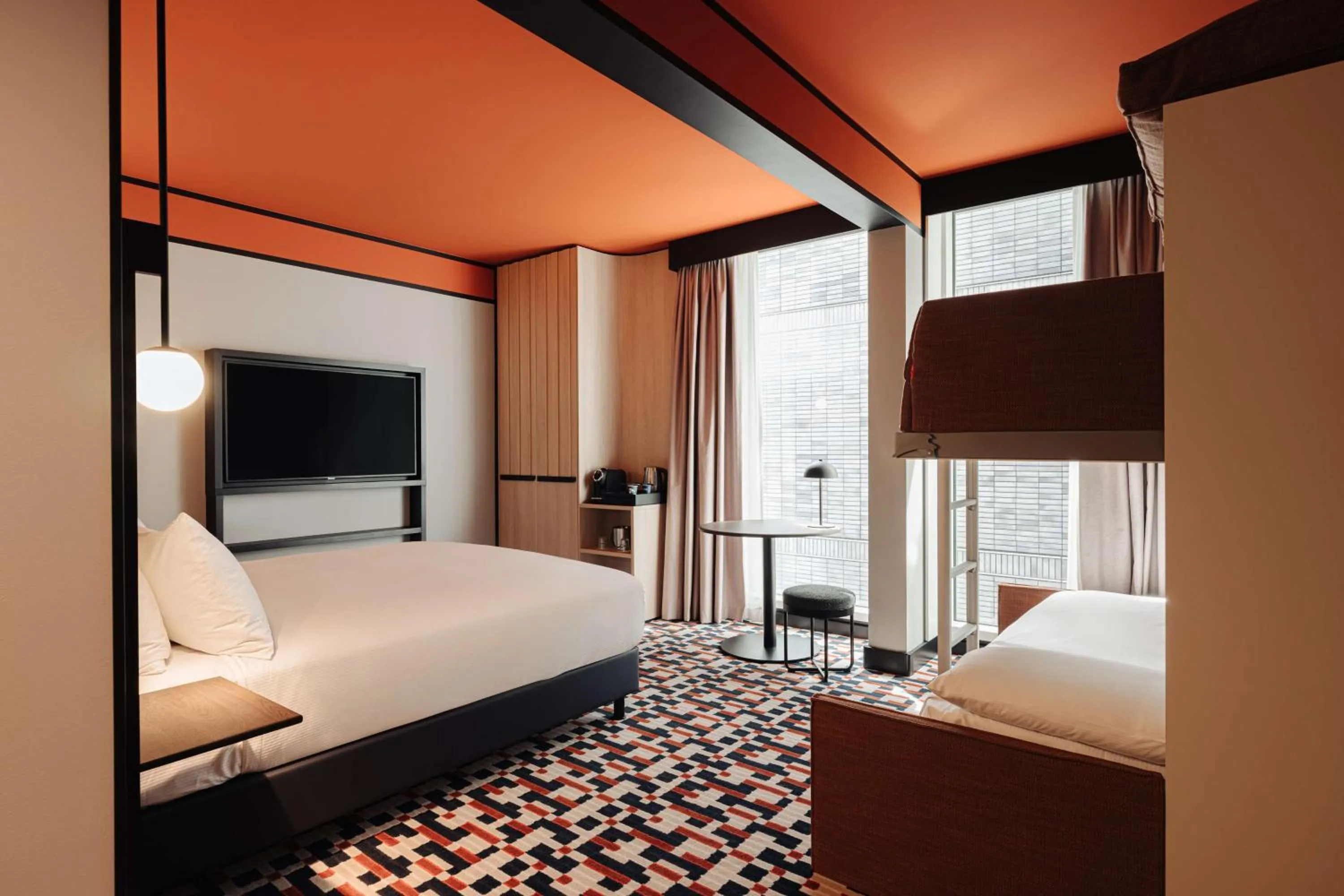 Bed in DoubleTree by Hilton Amsterdam Centraal Station