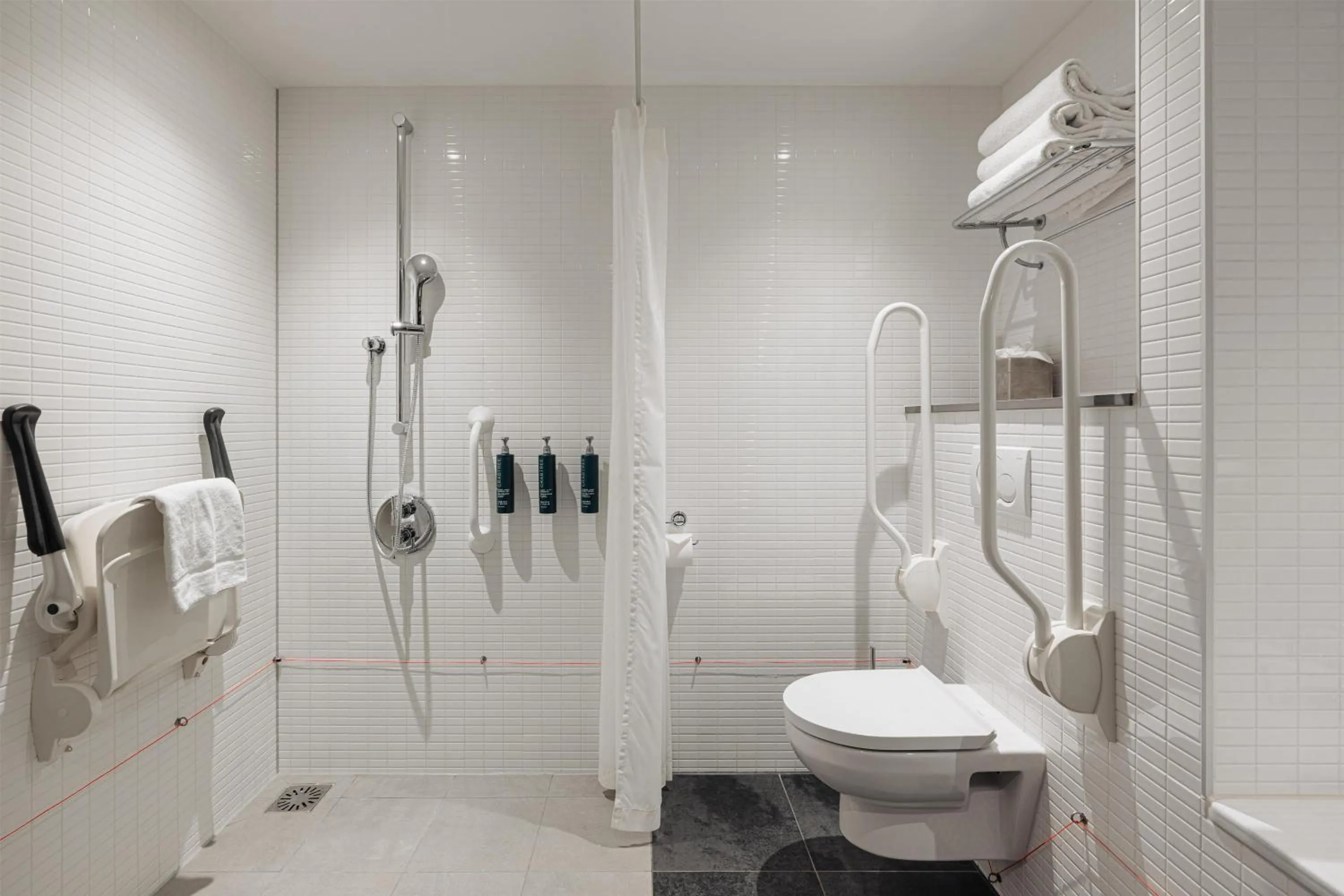 Bathroom in DoubleTree by Hilton Amsterdam Centraal Station