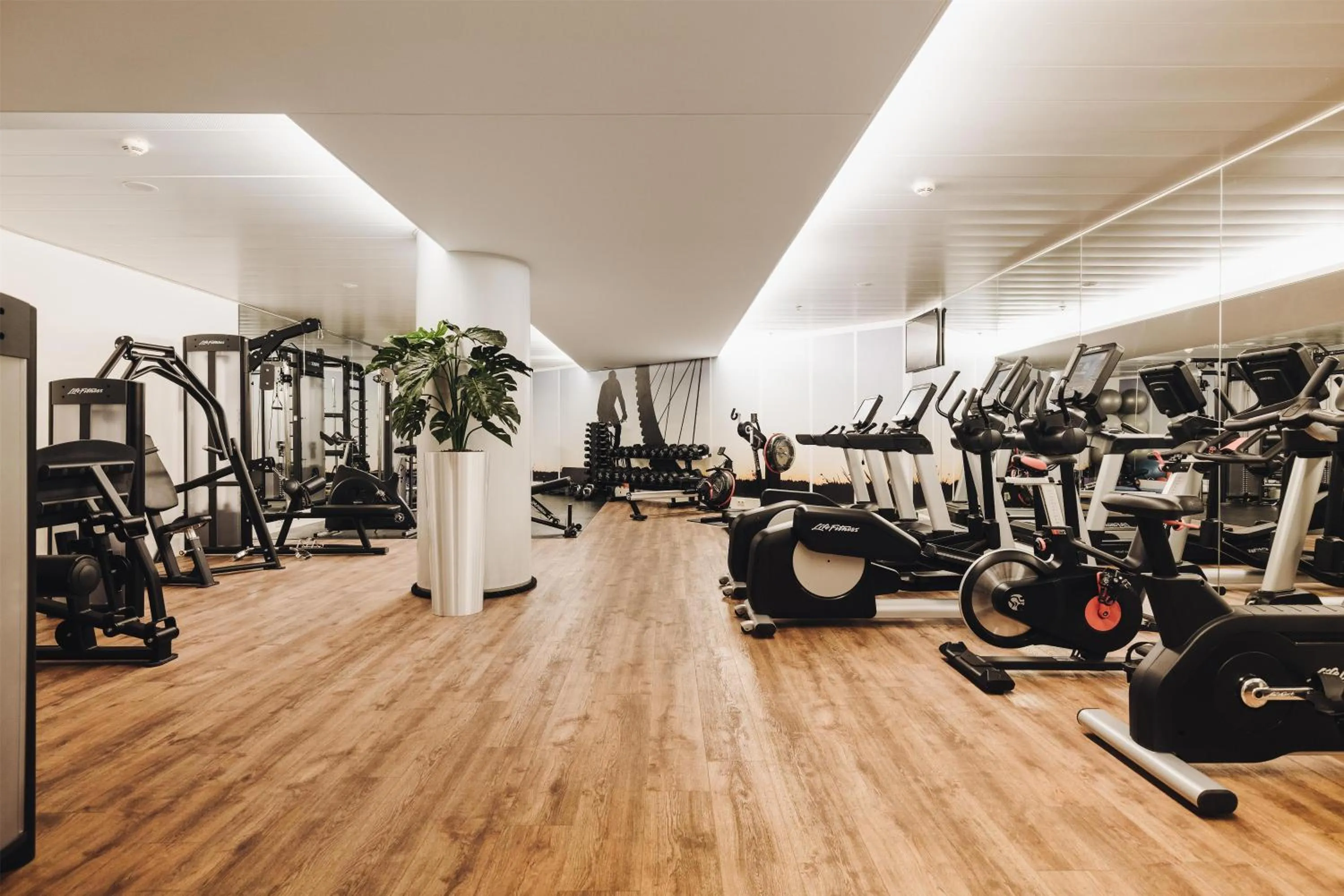 Fitness centre/facilities in DoubleTree by Hilton Amsterdam Centraal Station
