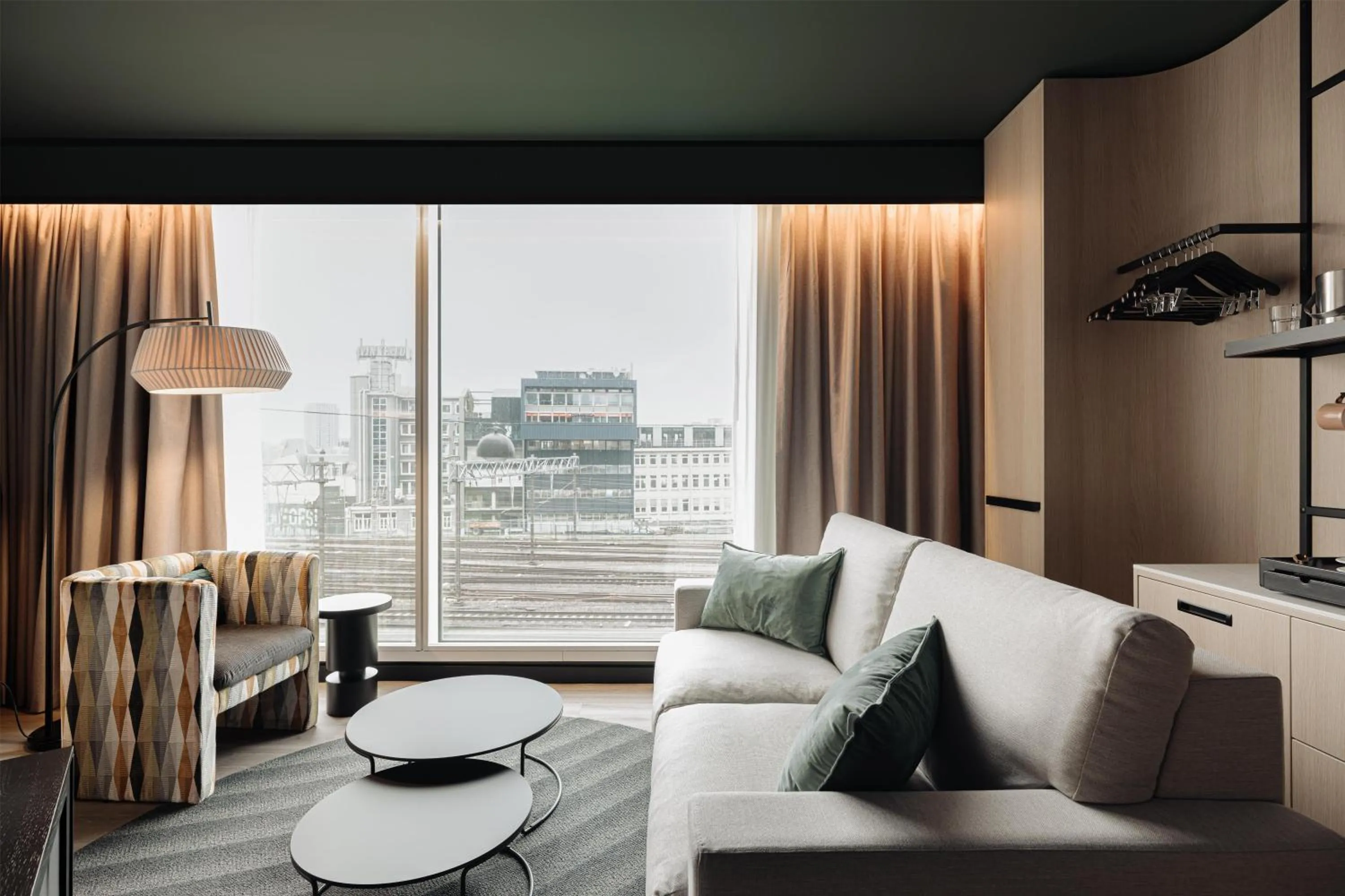 Living room in DoubleTree by Hilton Amsterdam Centraal Station