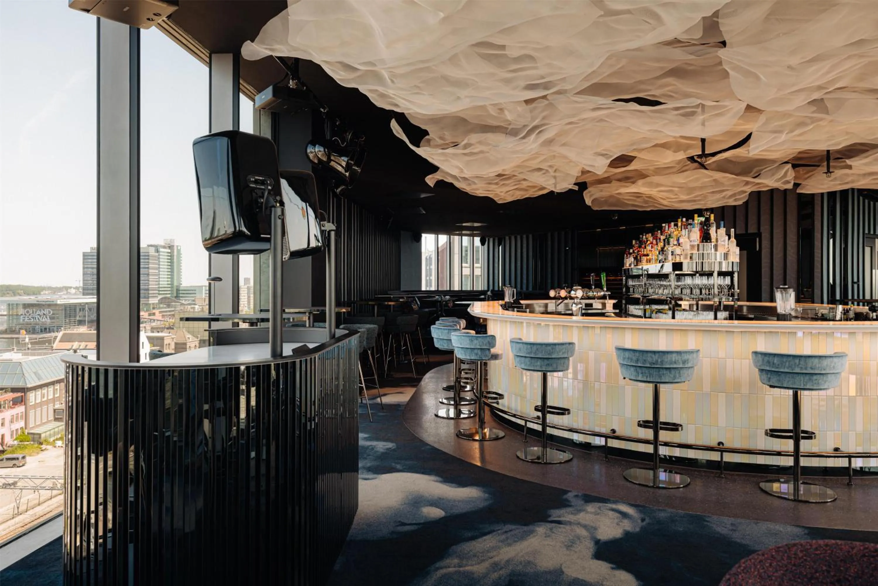 Restaurant/places to eat in DoubleTree by Hilton Amsterdam Centraal Station