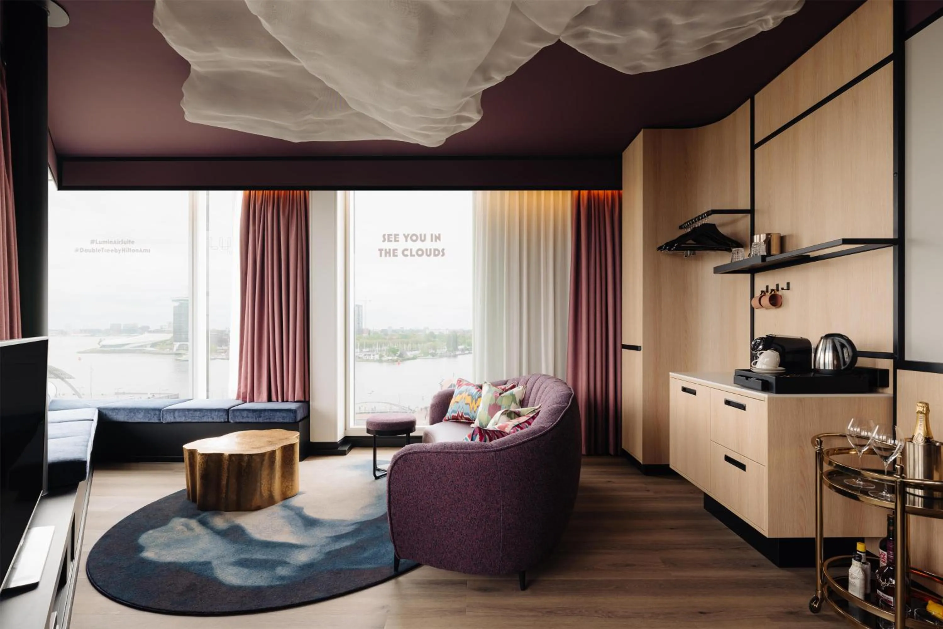 Living room in DoubleTree by Hilton Amsterdam Centraal Station