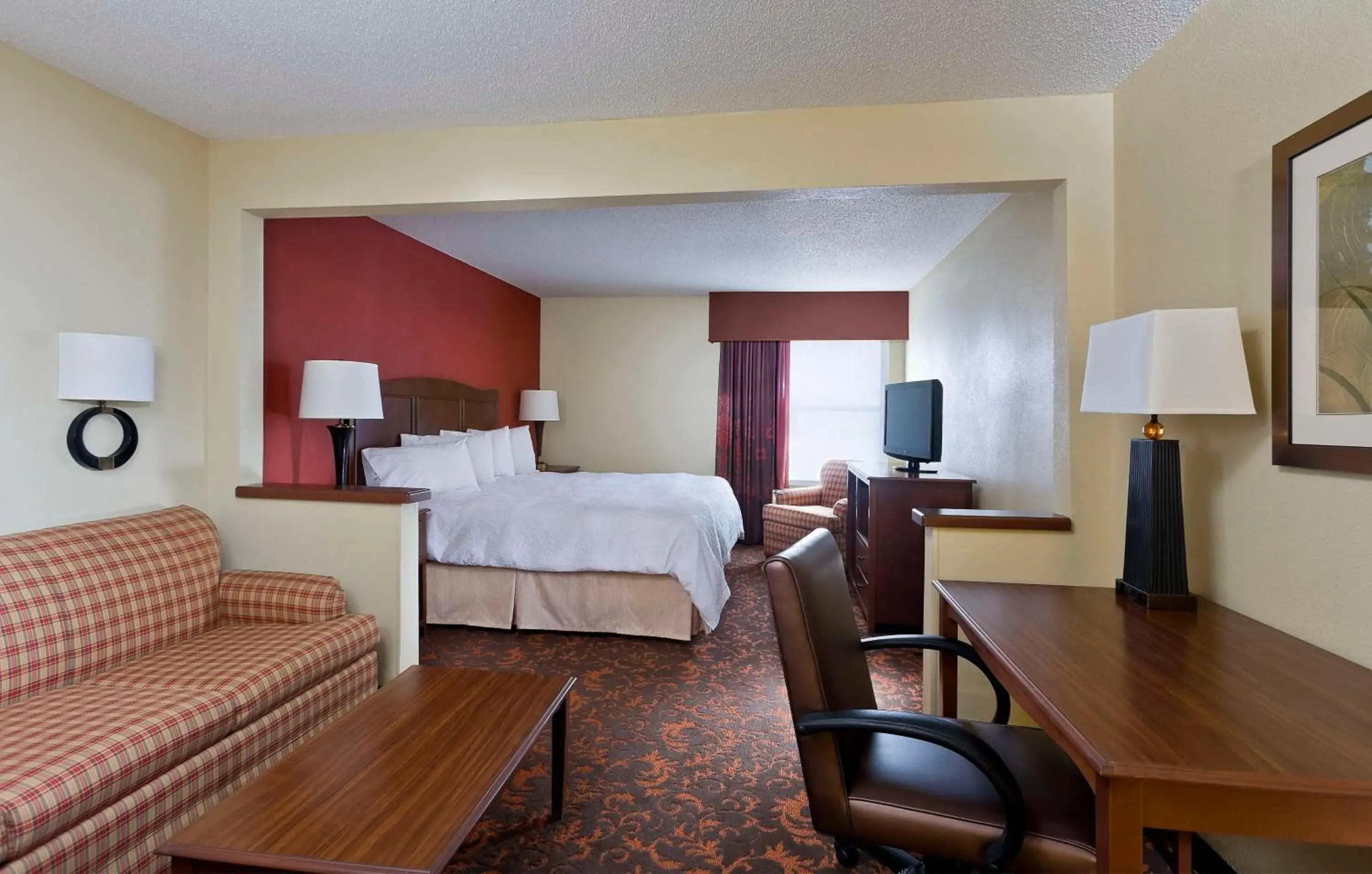 Bed in Hampton Inn Chicago-Tinley Park Bed in Hampton Inn Chicago-Tinley Park