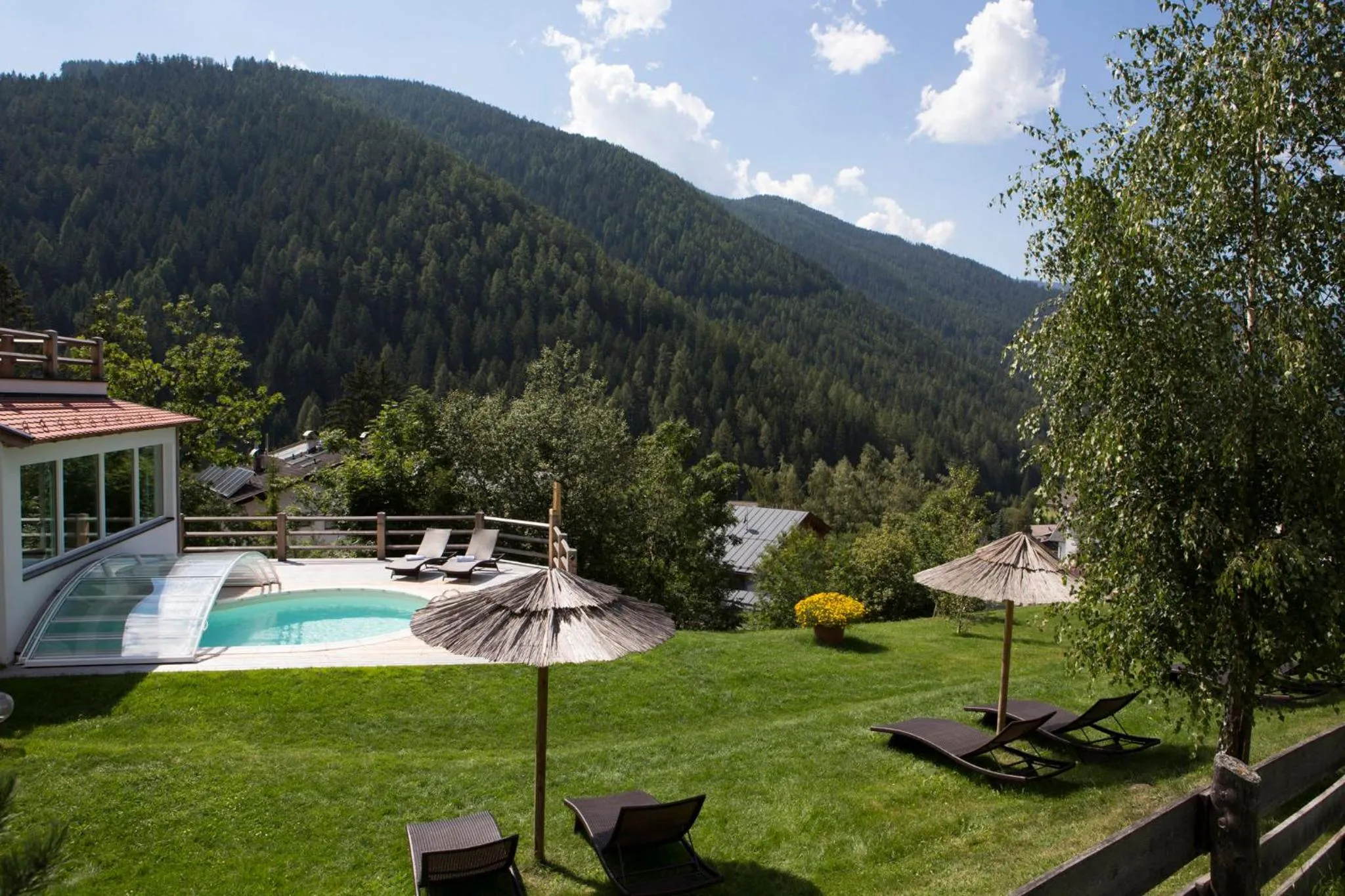 Pool view in Villa Ortensia