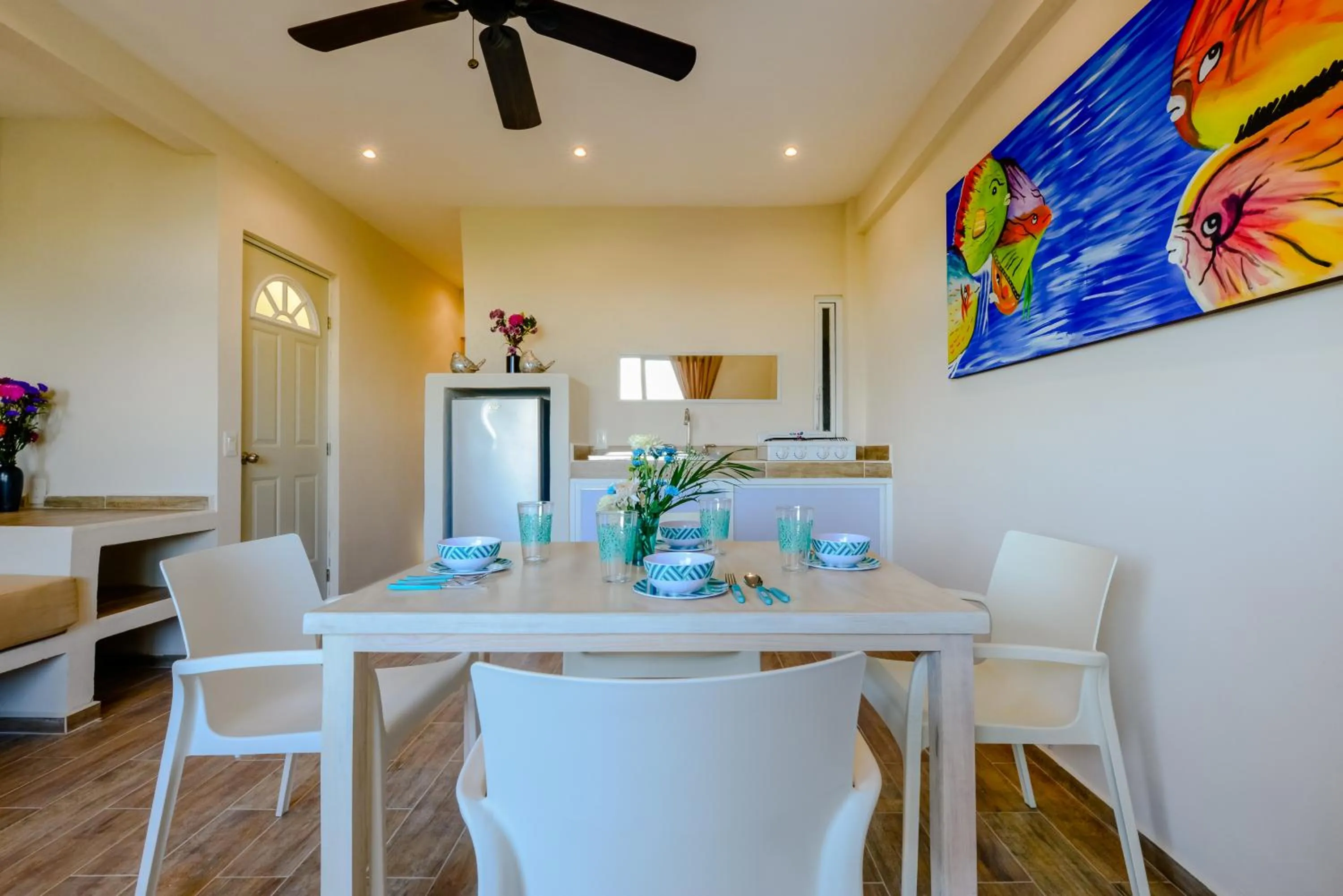 Dining area in Condo Casa del Arbol