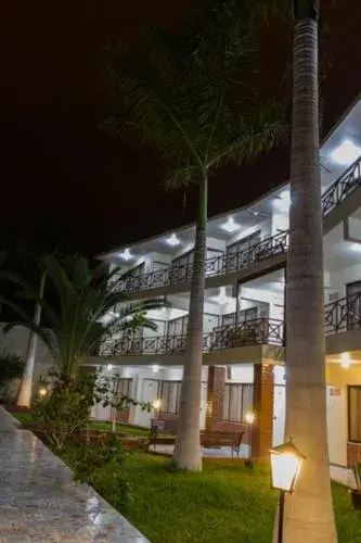 Property building in Hotel Avenida en Arica Property building in Hotel Avenida en Arica
