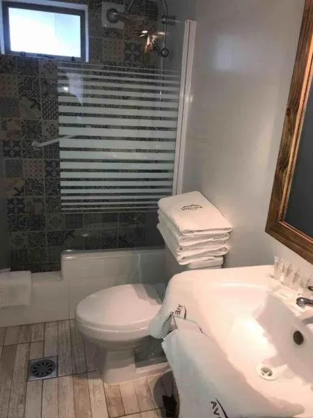 Bathroom in Hotel Avenida en Arica