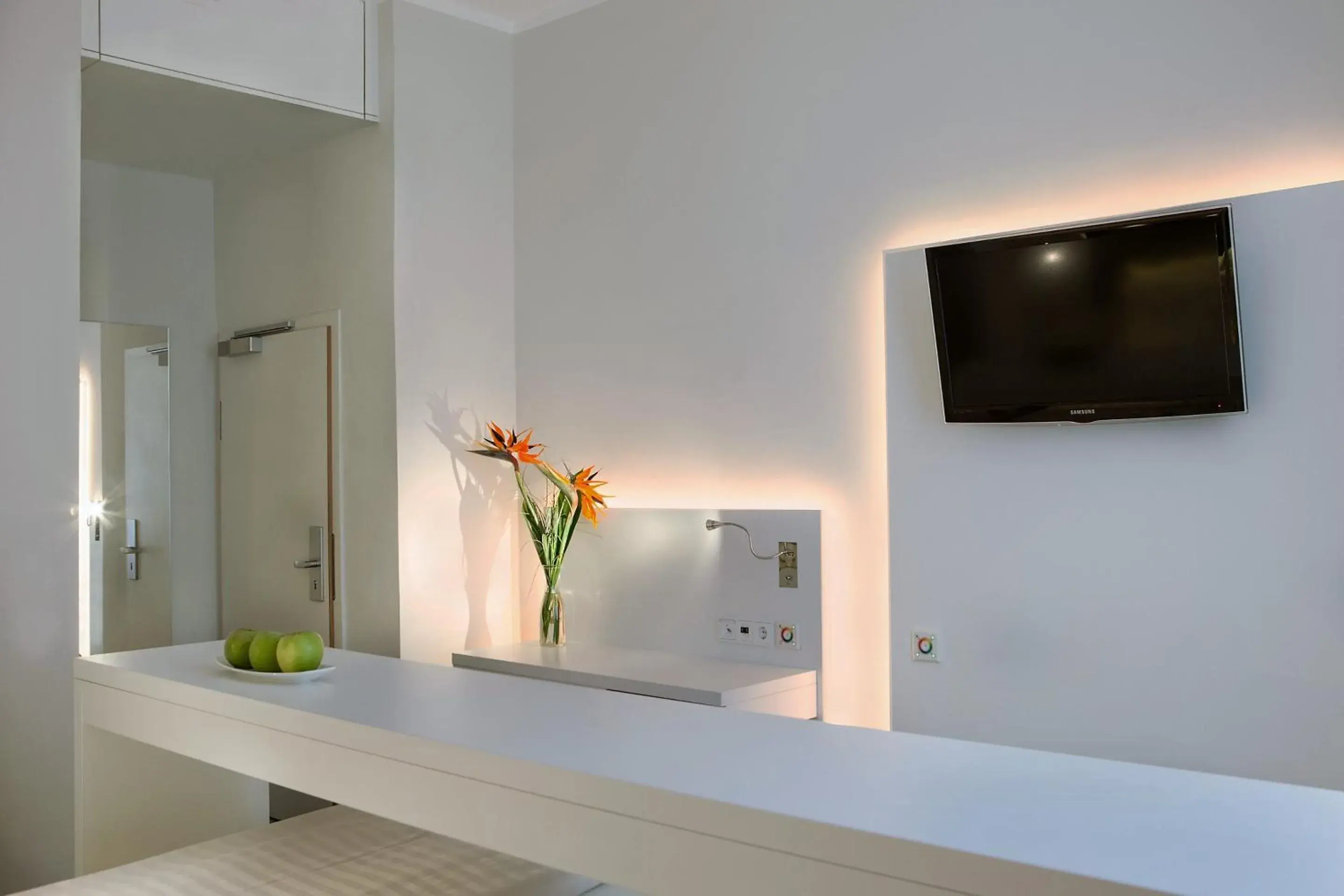 Double Room in Grand Hotel Downtown Double Room in Grand Hotel Downtown