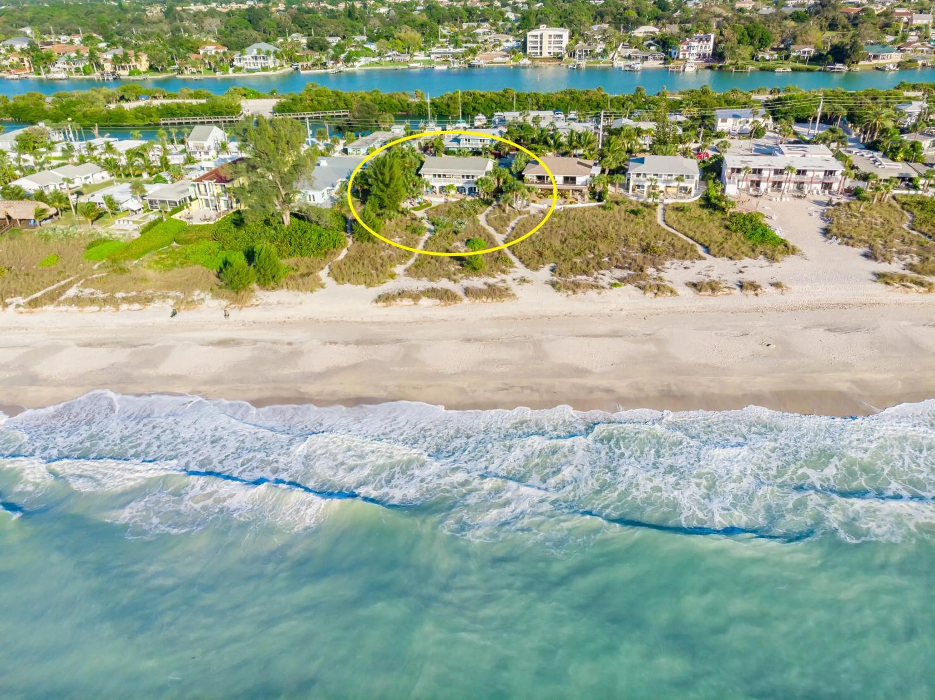 Property building in Casey Key Retreat