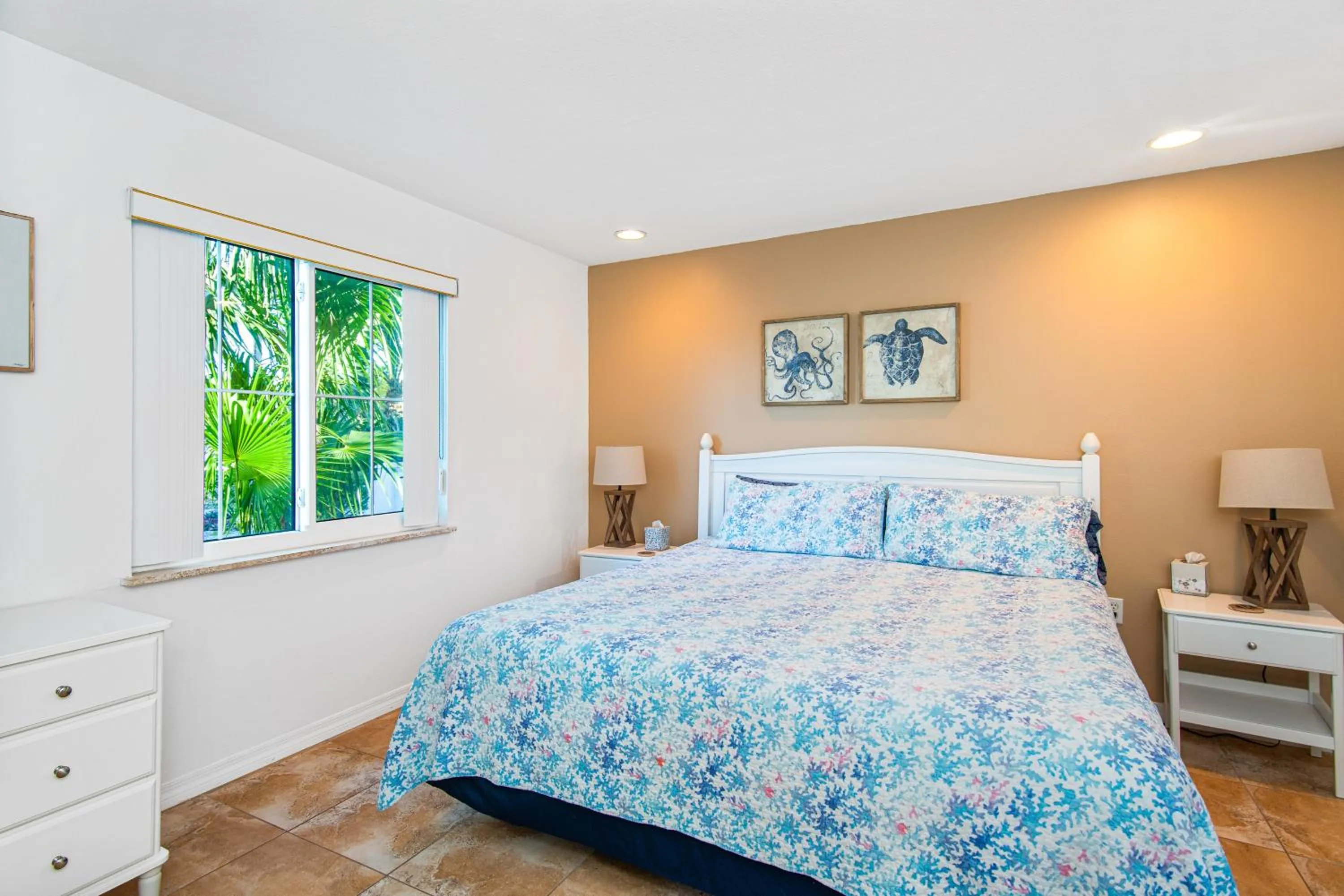 Bed in Casey Key Retreat