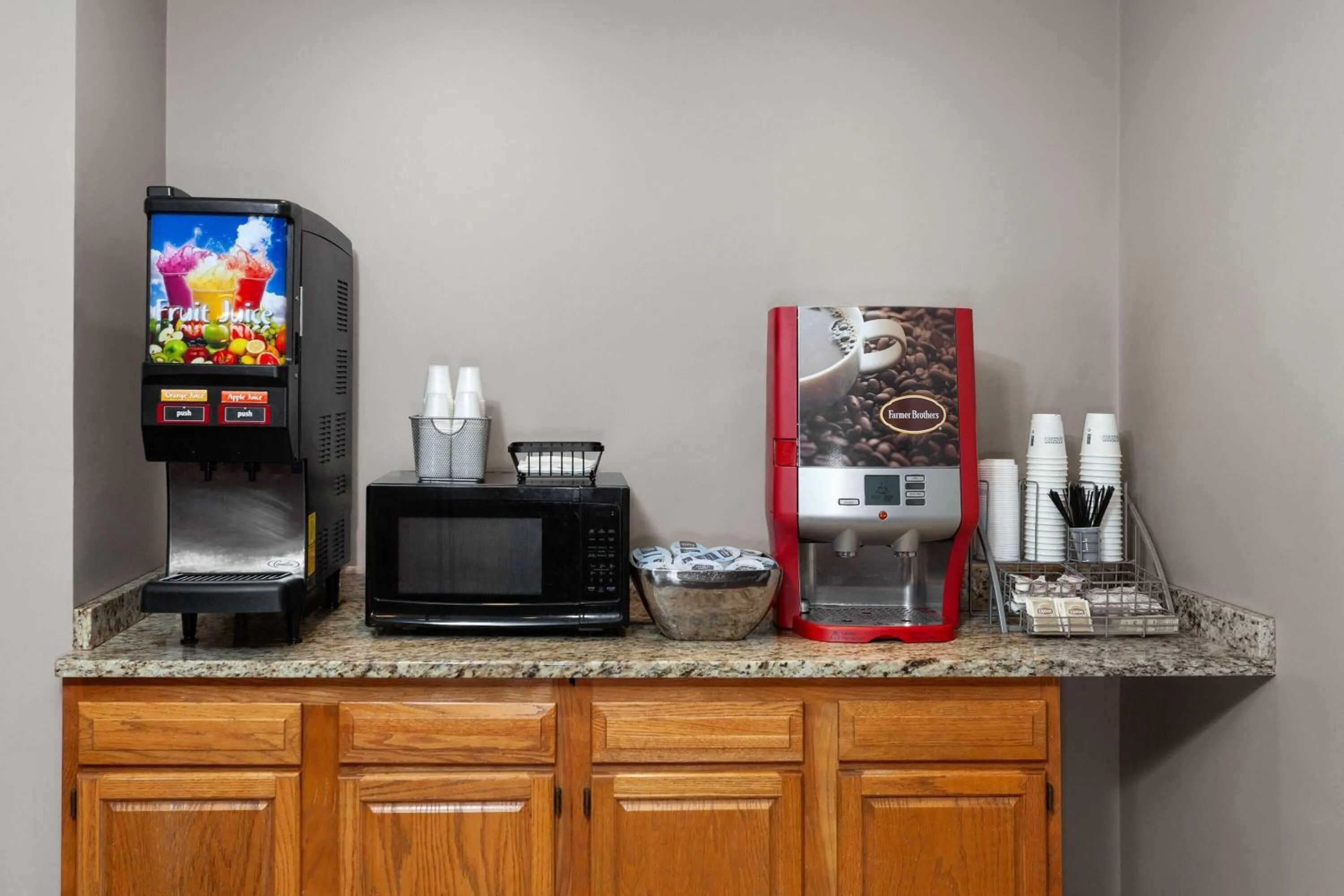 Breakfast in Super 8 by Wyndham Green Bay Near Stadium