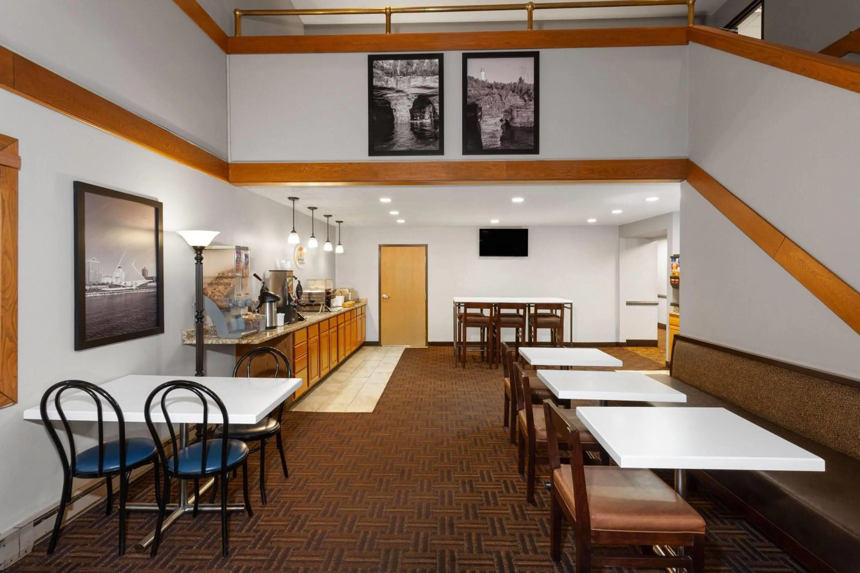 Breakfast in Super 8 by Wyndham Green Bay Near Stadium