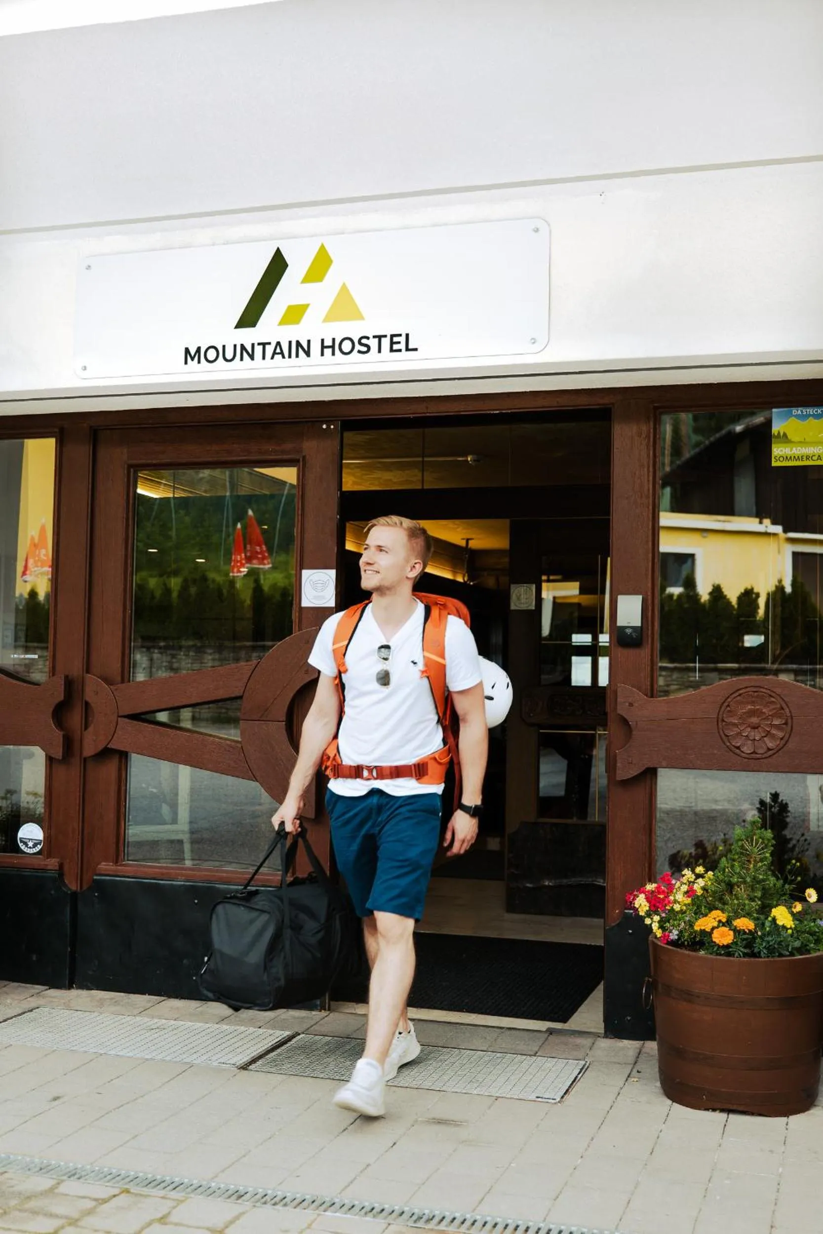 Facade/entrance in Mountain Hotel & Hostel
