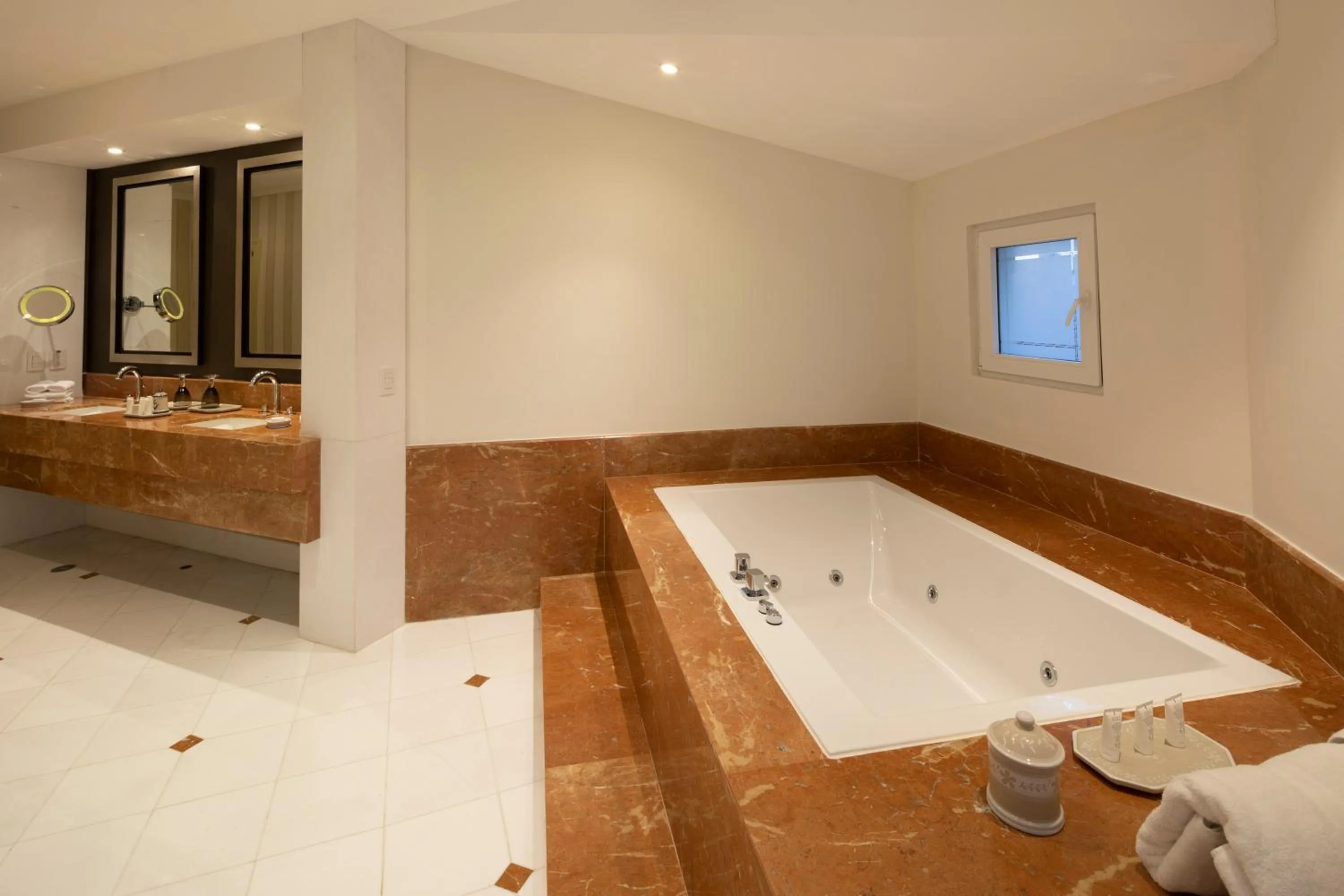 Hot Tub in Country Club Lima Hotel – The Leading Hotels of the World