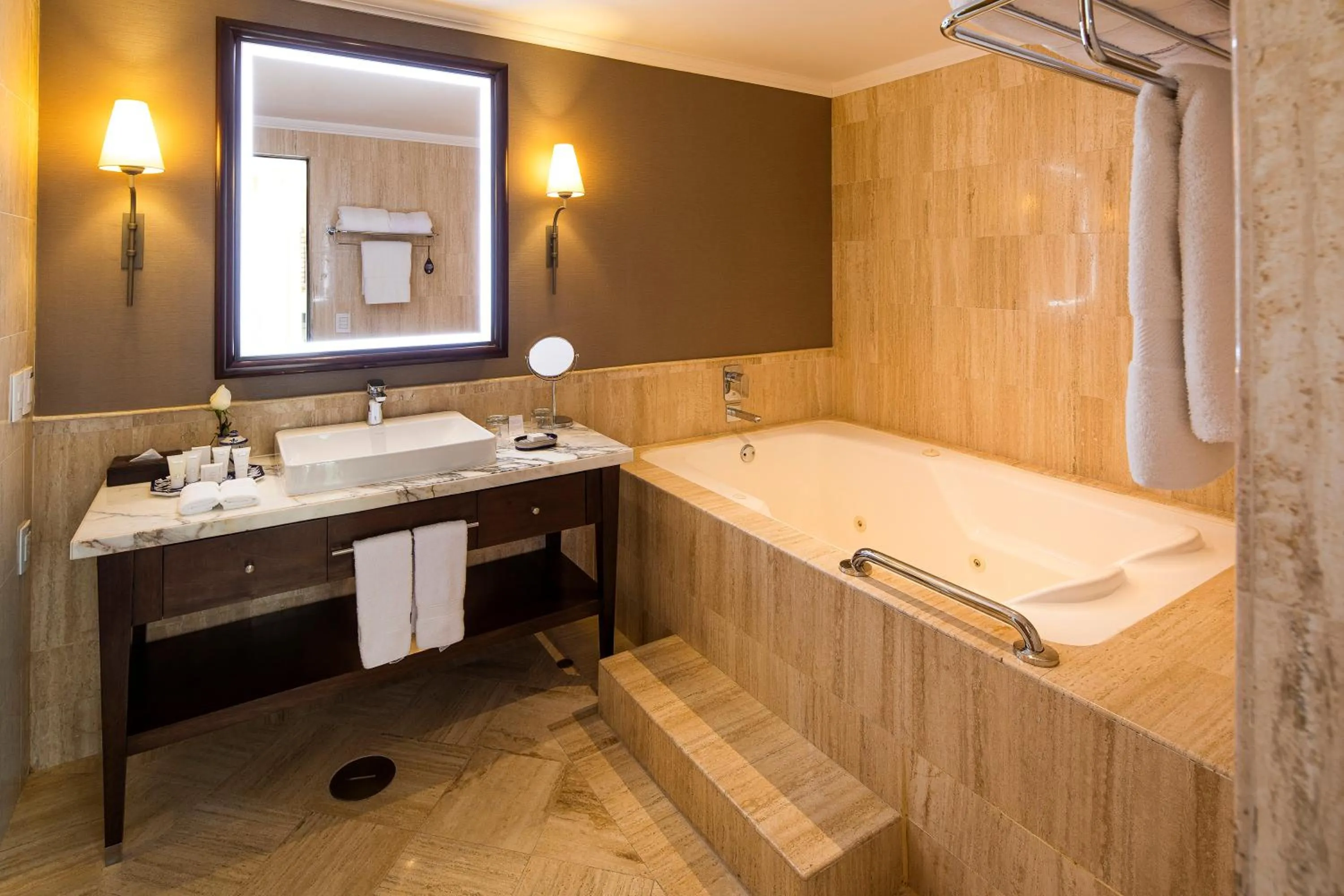 Hot Tub in Country Club Lima Hotel – The Leading Hotels of the World