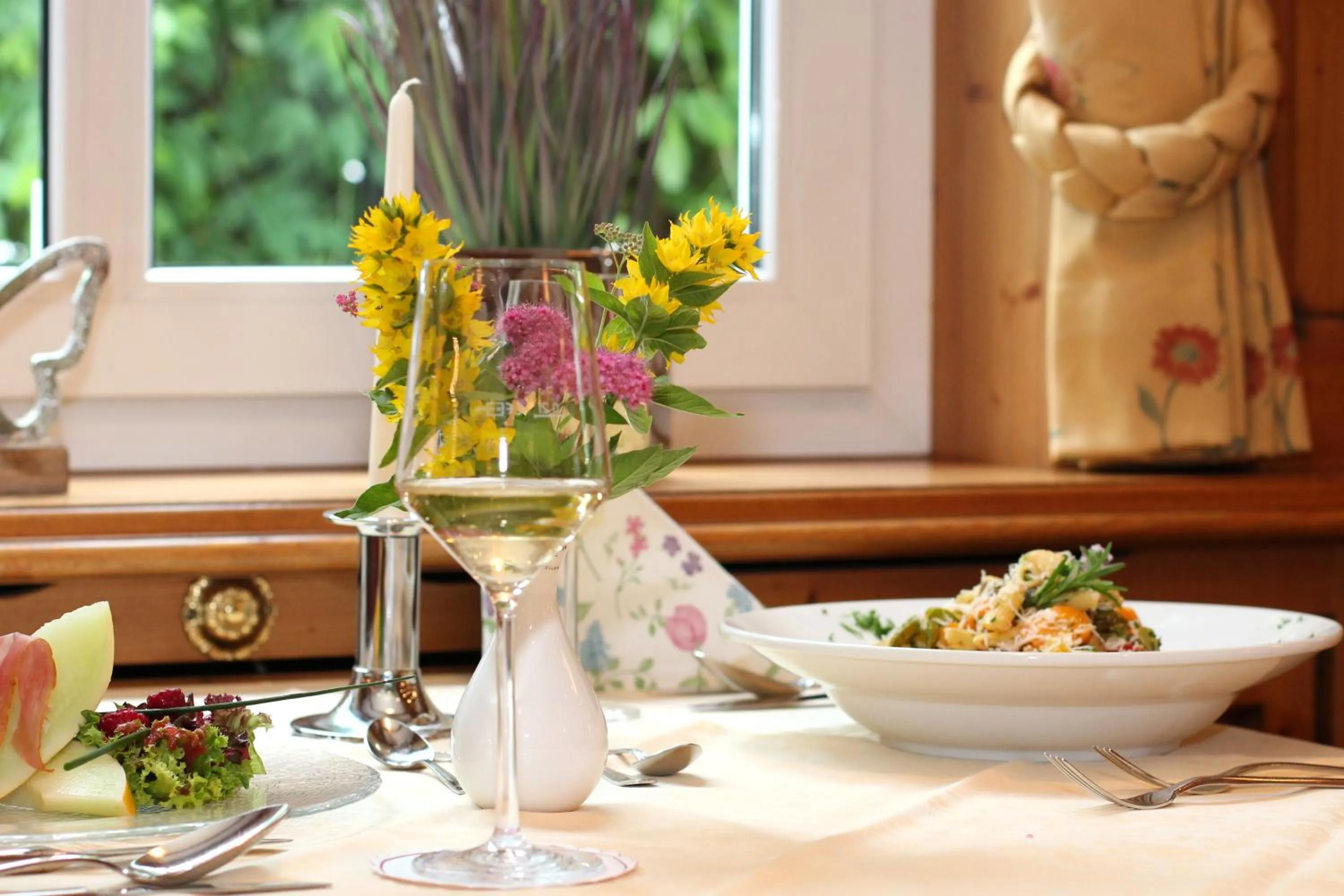 Restaurant/places to eat in Landhaus Lenneper-Führt