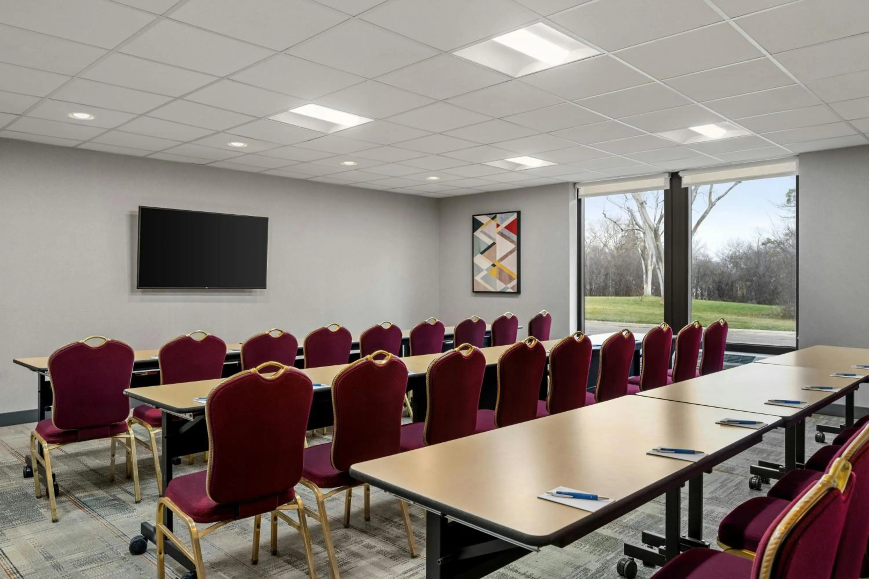 Meeting/conference room in Four Points by Sheraton Chicago Westchester/Oak Brook