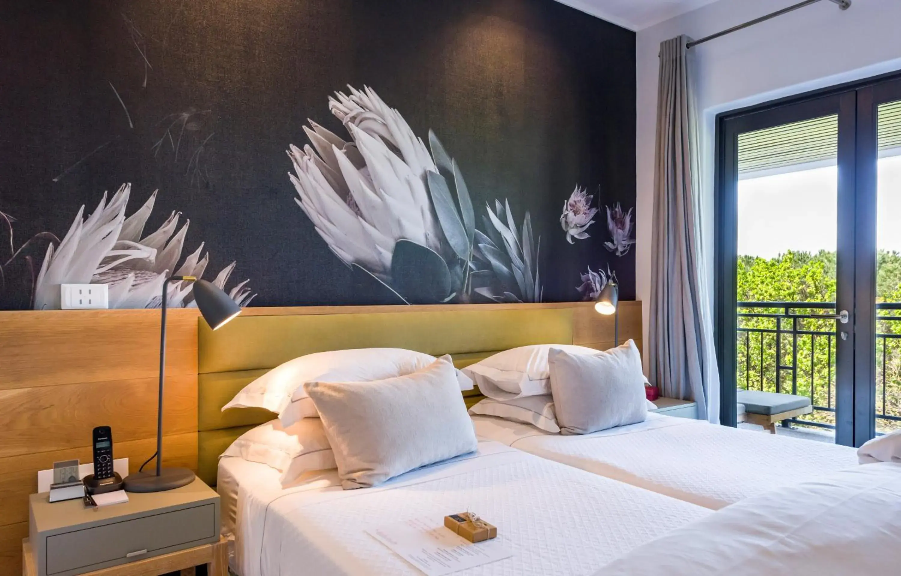 Bedroom, Bed in Kensington Place Bedroom, Bed in Kensington Place