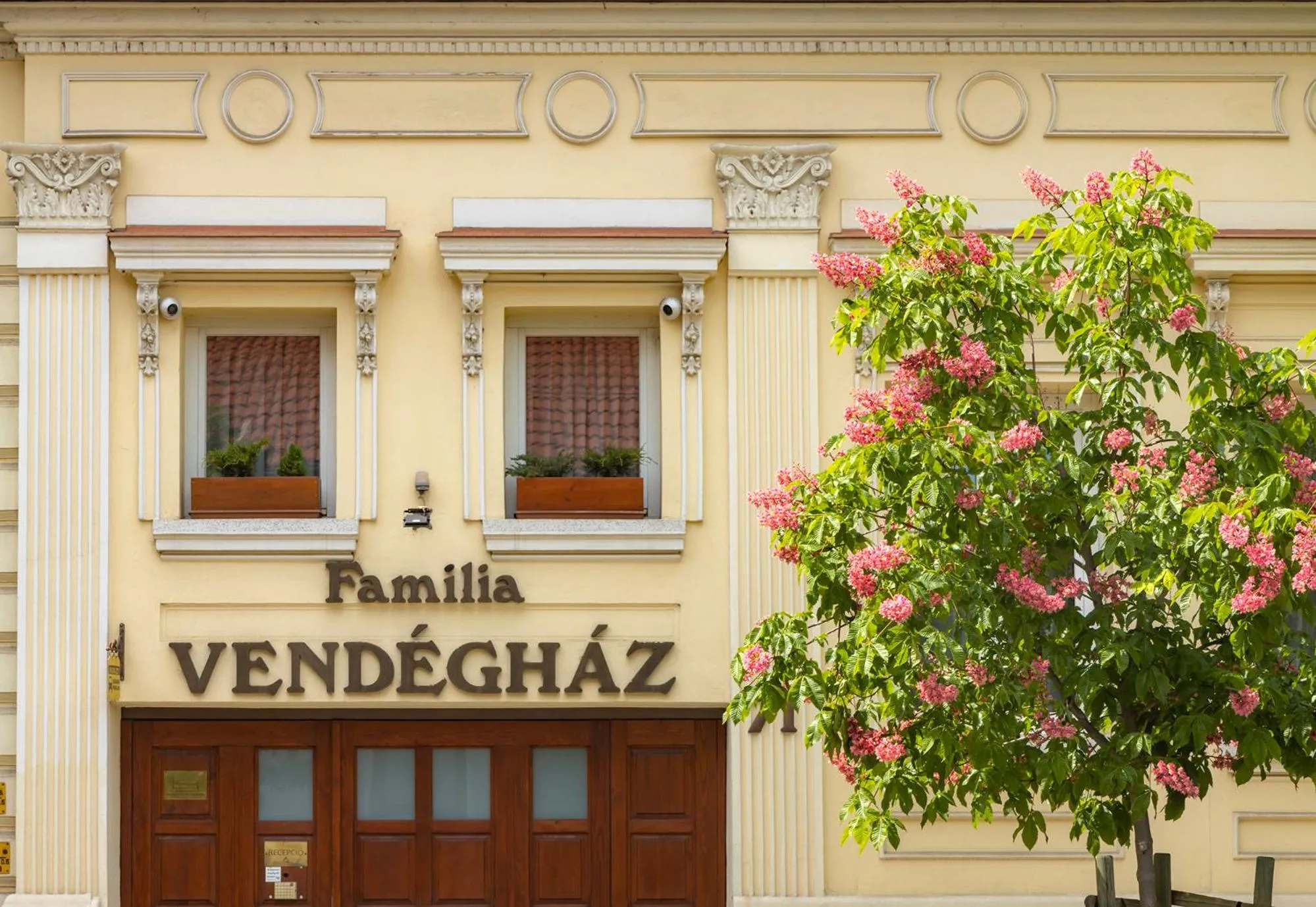 Property building in Família Vendégház