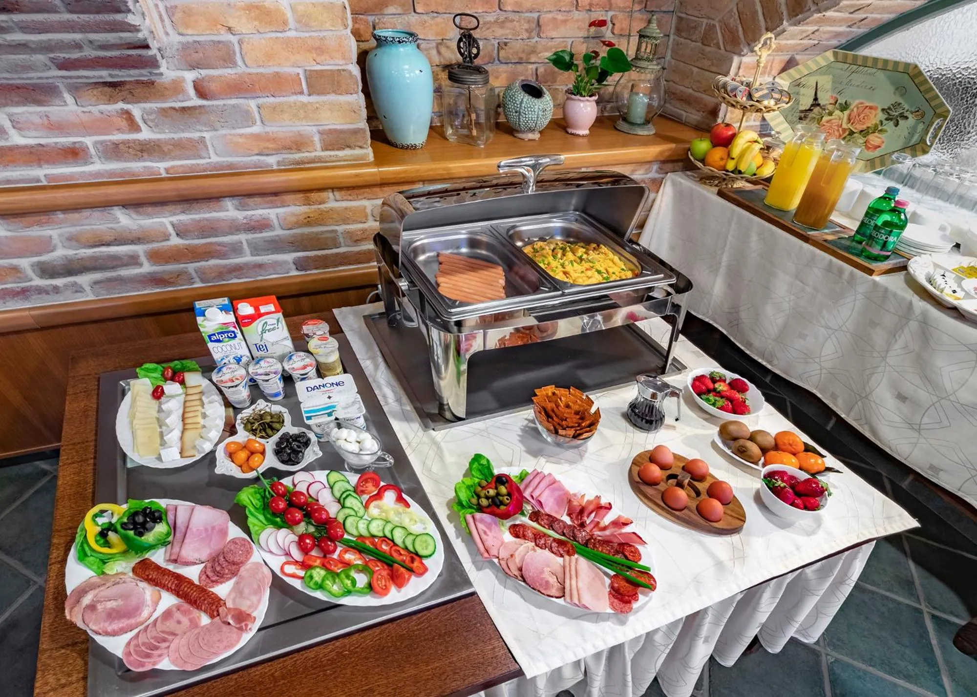 Continental breakfast in Família Vendégház