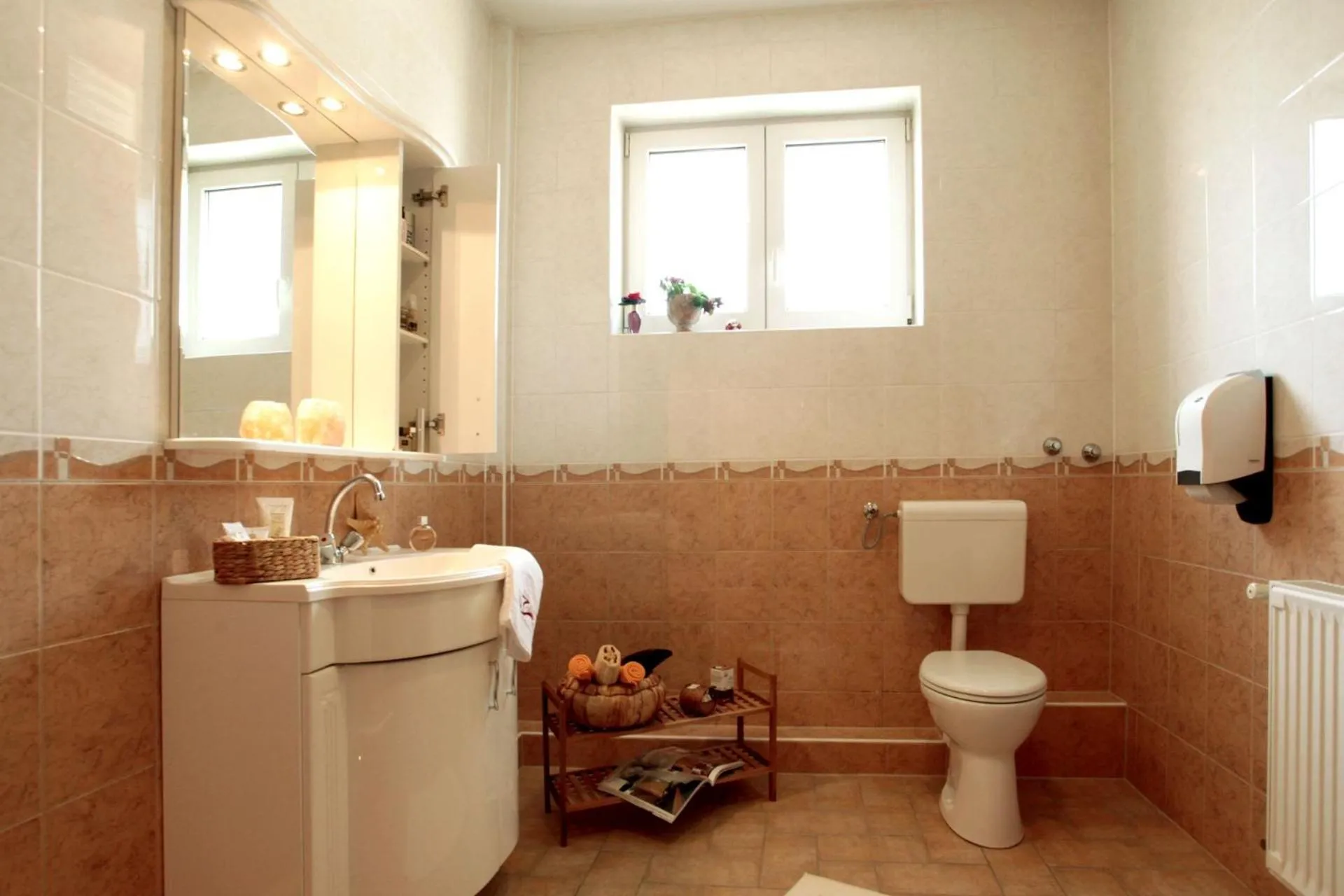 Bathroom in Família Vendégház