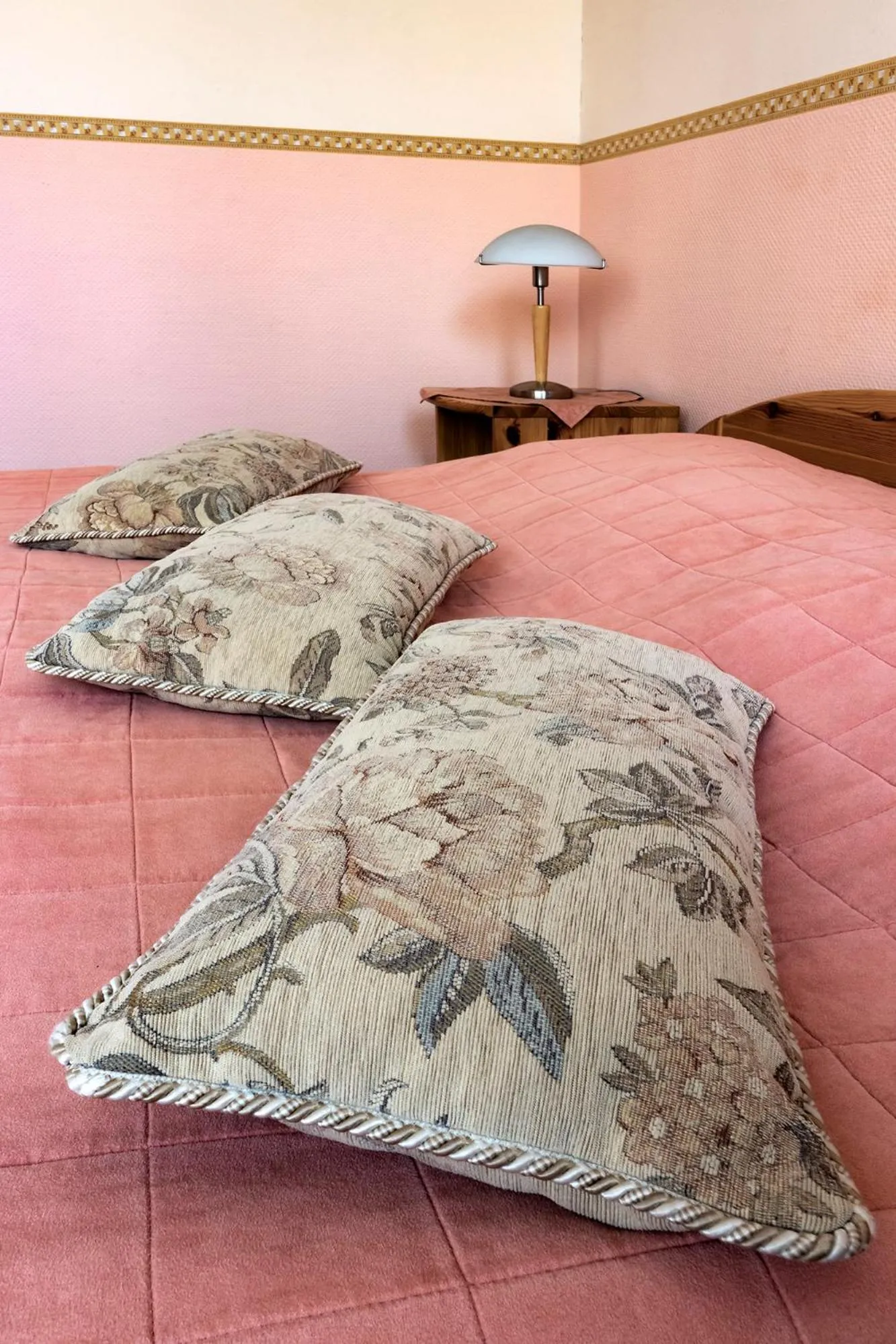 Bed in Família Vendégház