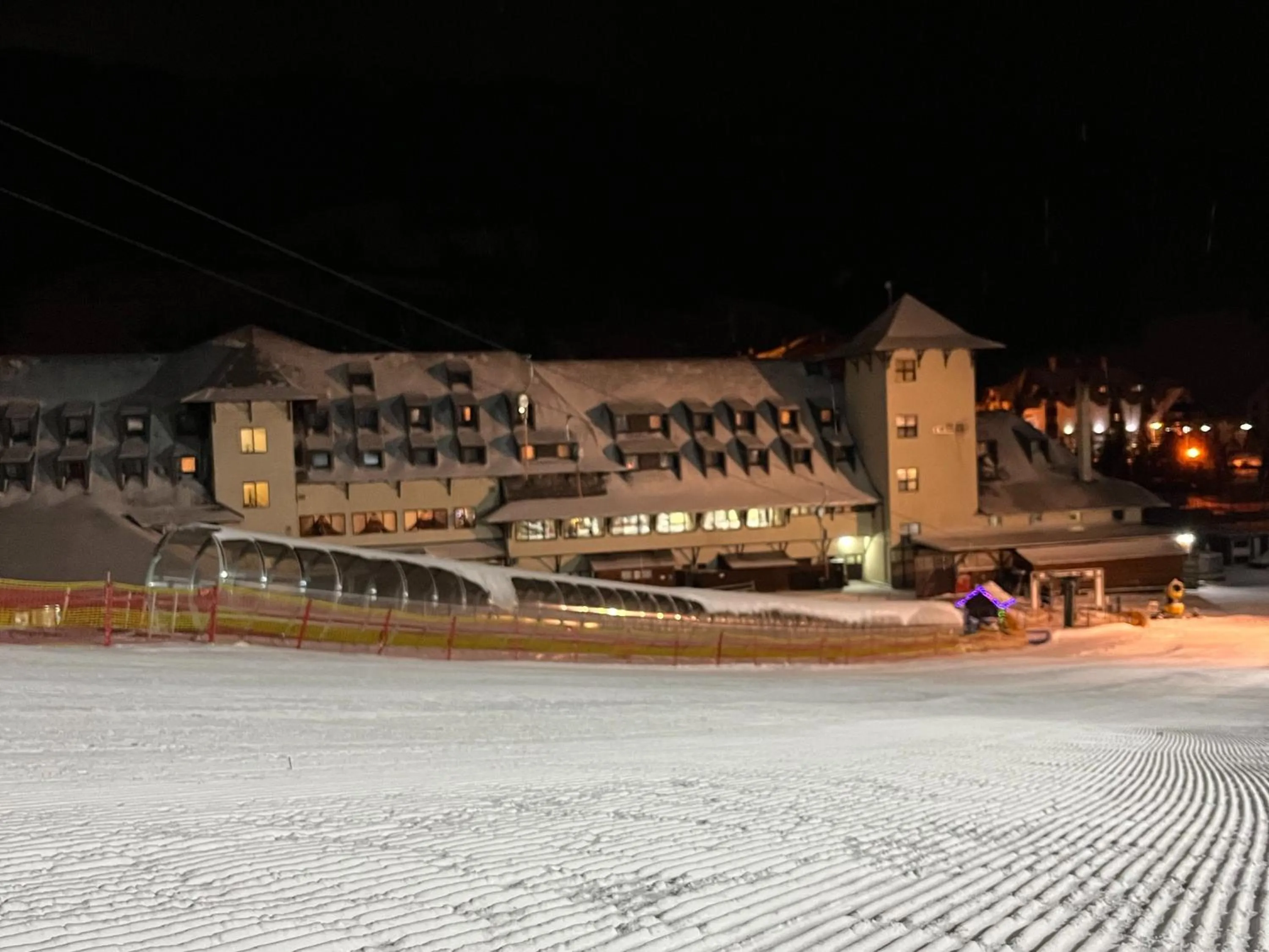 Winter in Hotel Junior