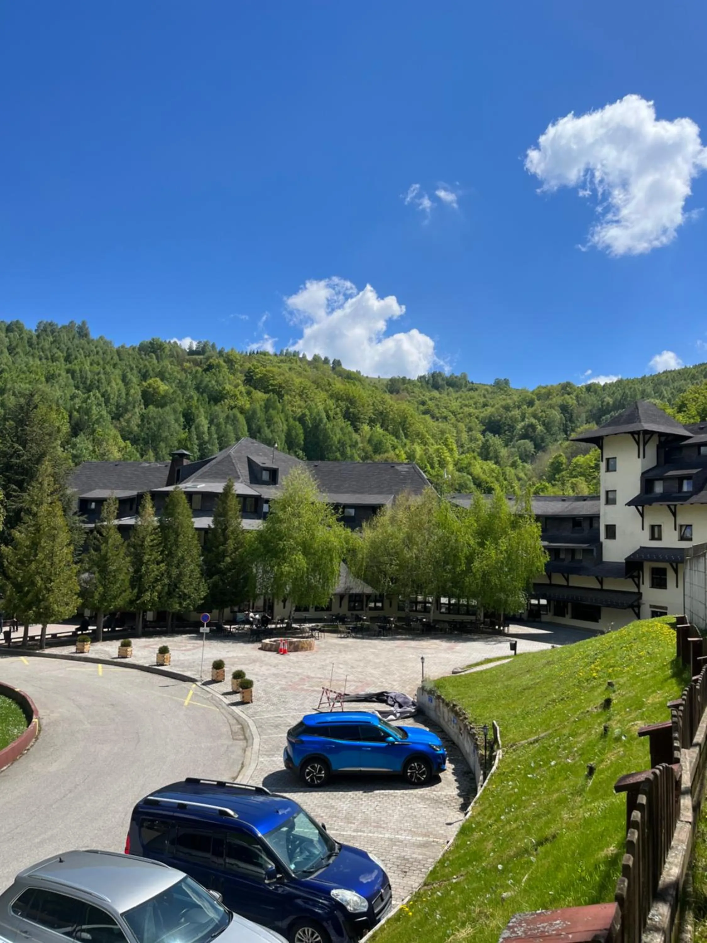 Parking in Hotel Junior