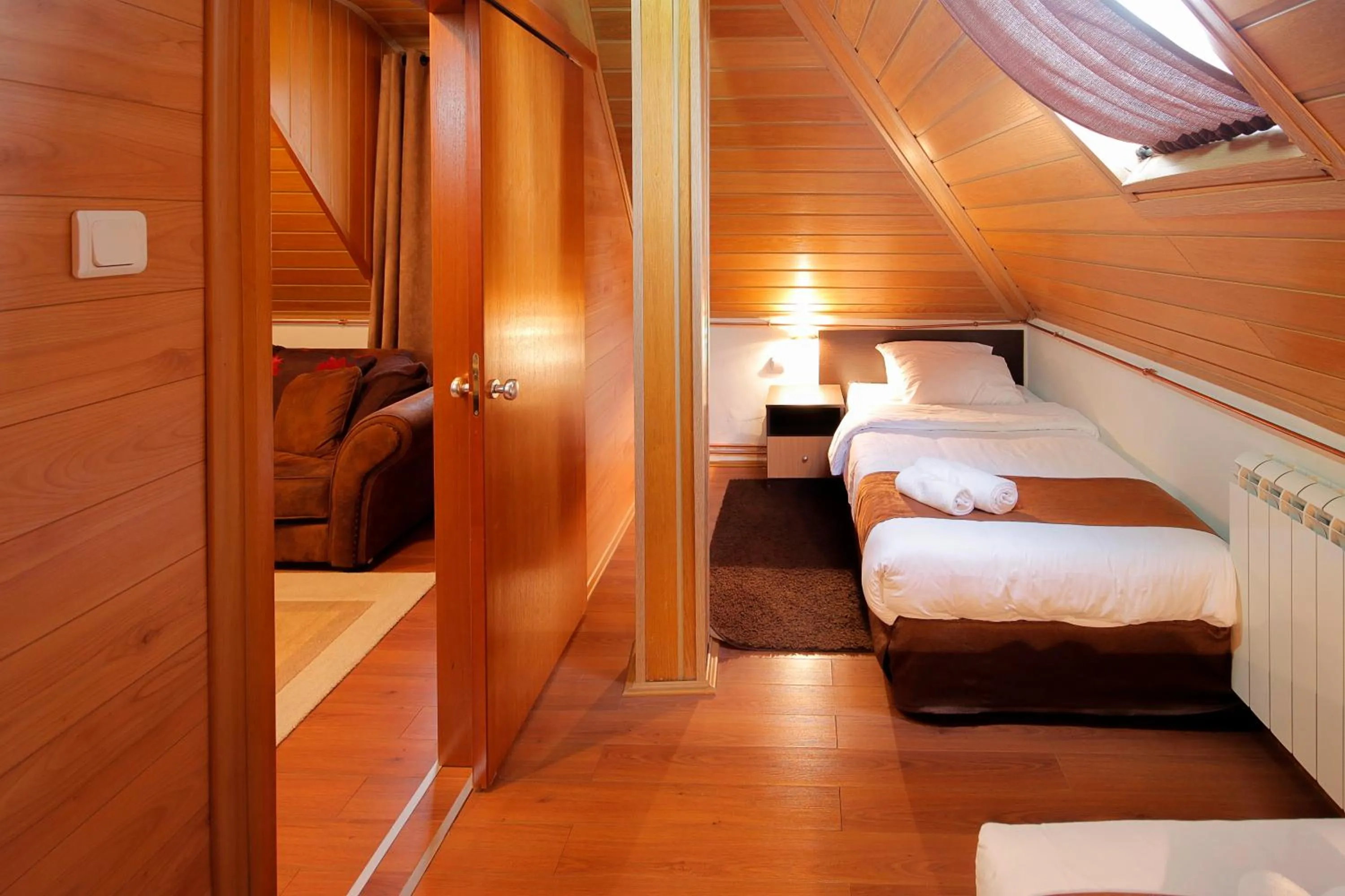 Bedroom, Bed in Hotel Junior