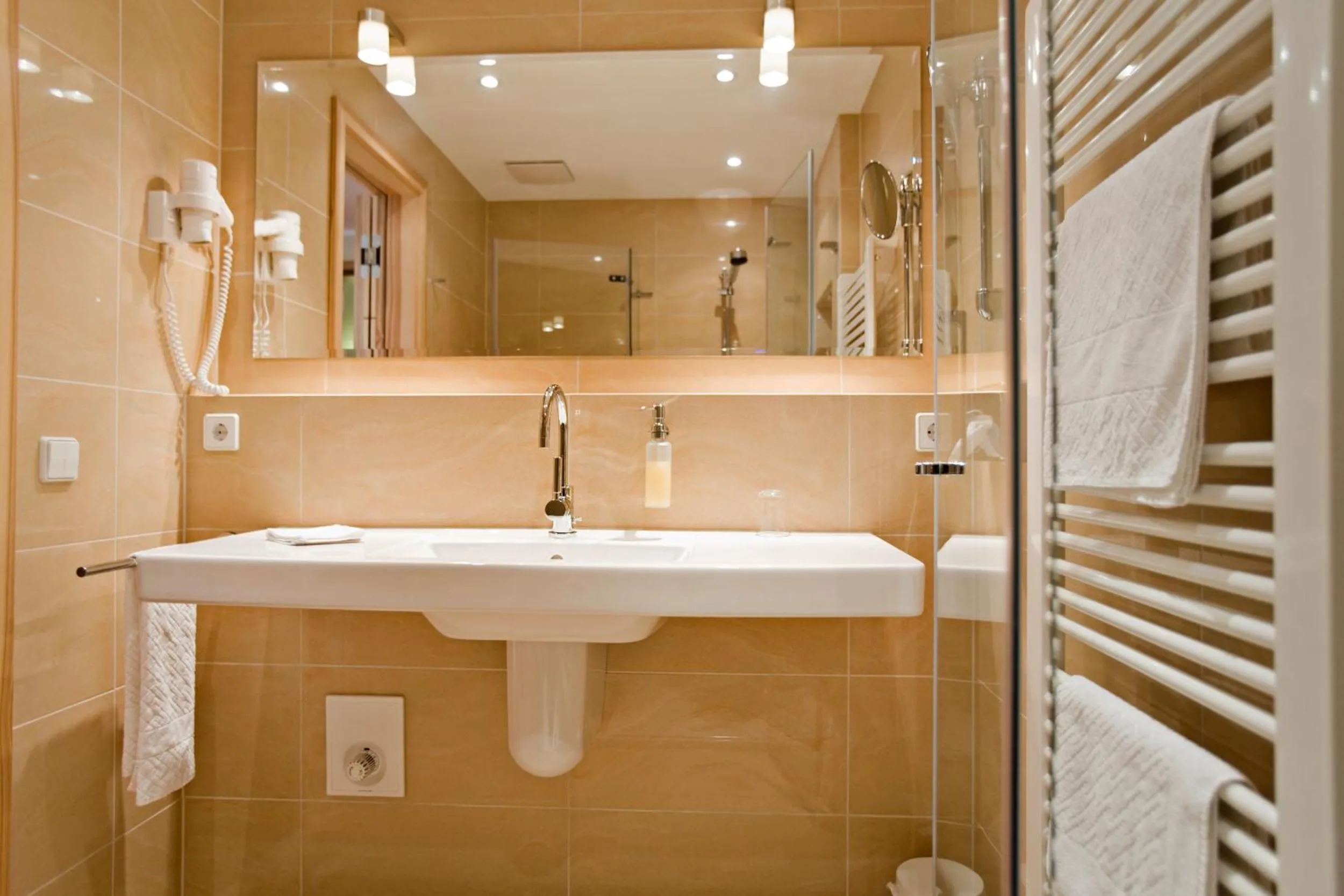 Bathroom in Hotel Sonne