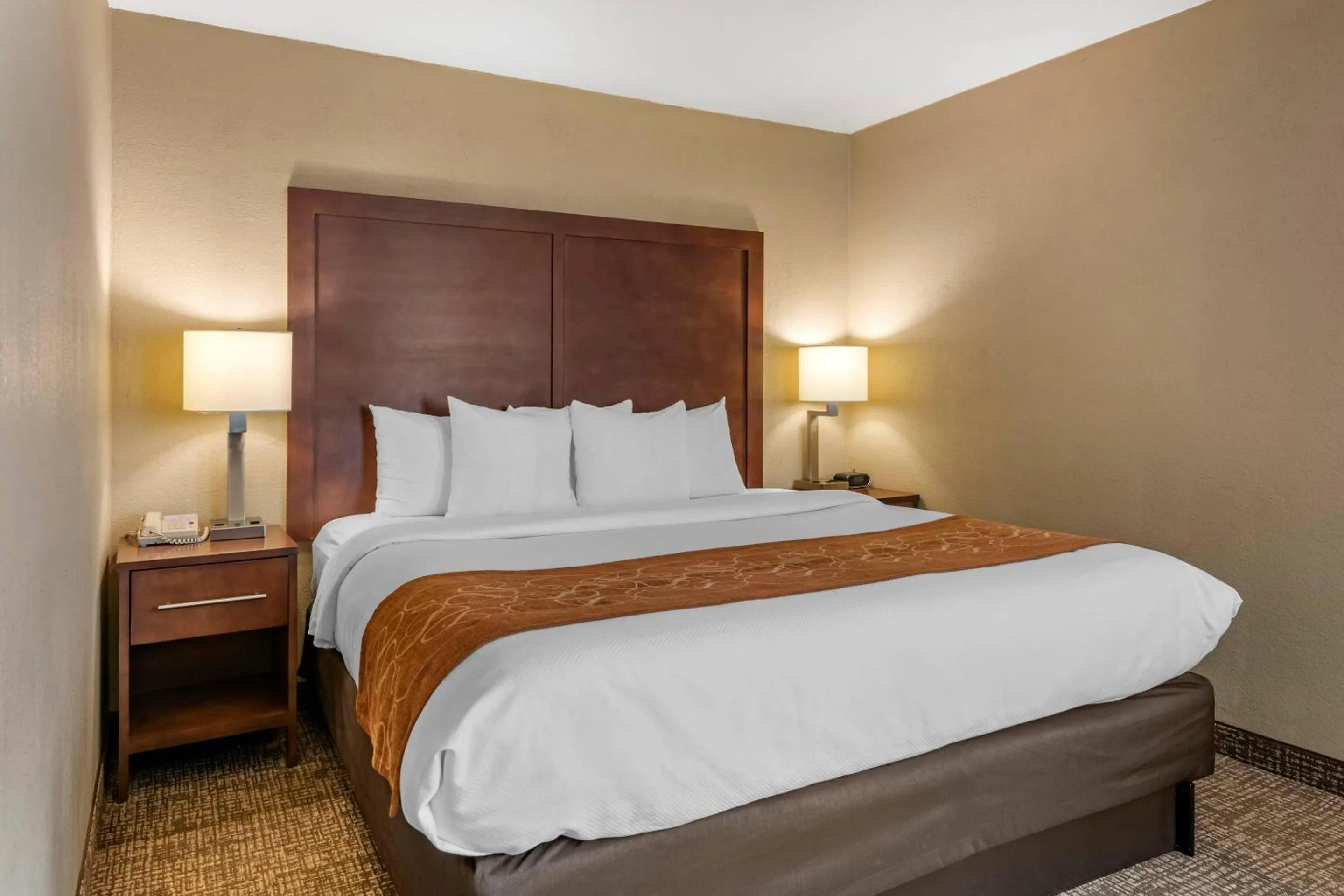 Bedroom, Bed in Comfort Suites Baymeadows Near Butler Blvd