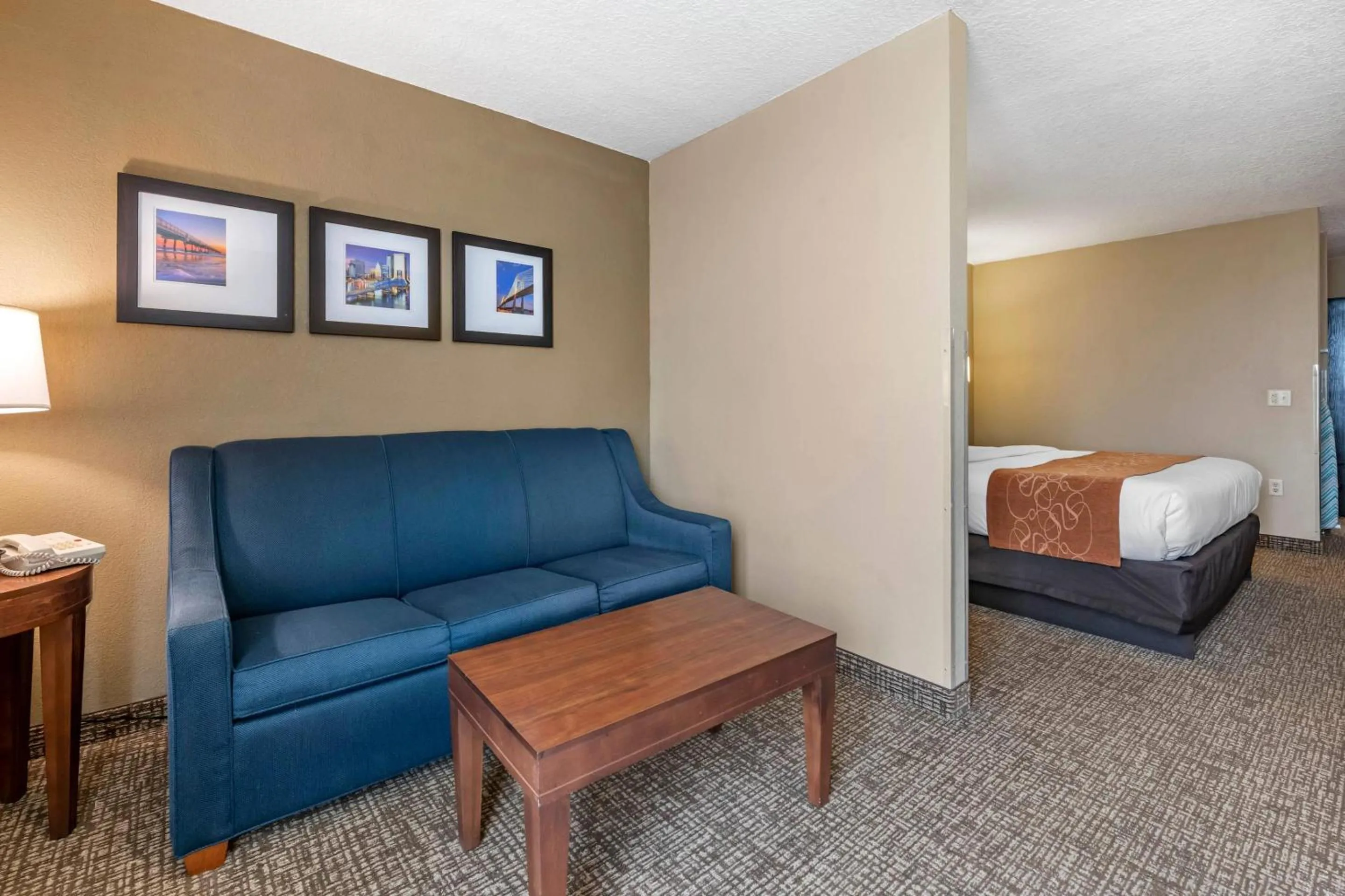 Bedroom, Bed in Comfort Suites Baymeadows Near Butler Blvd
