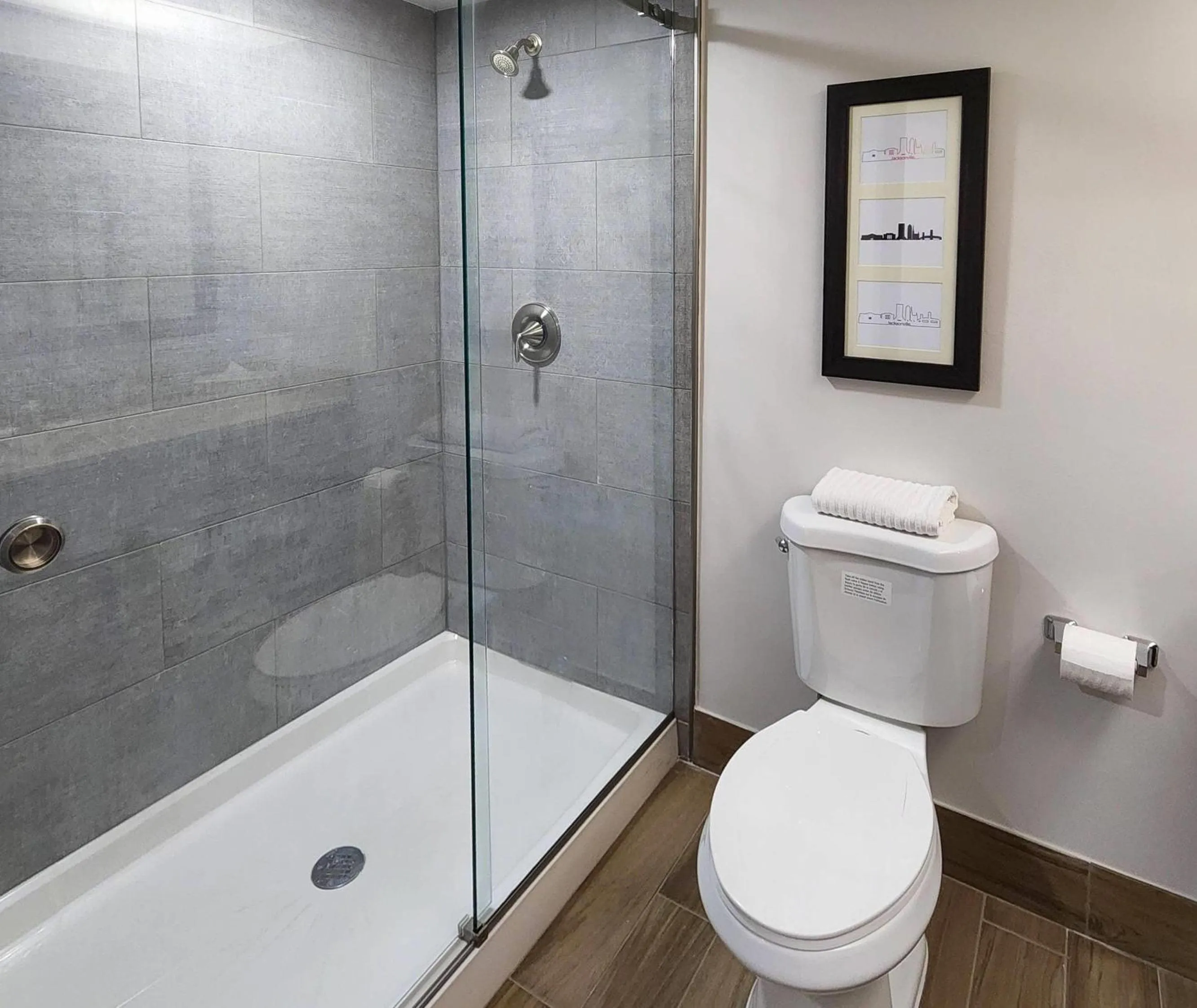 Bedroom in Comfort Suites Baymeadows Near Butler Blvd