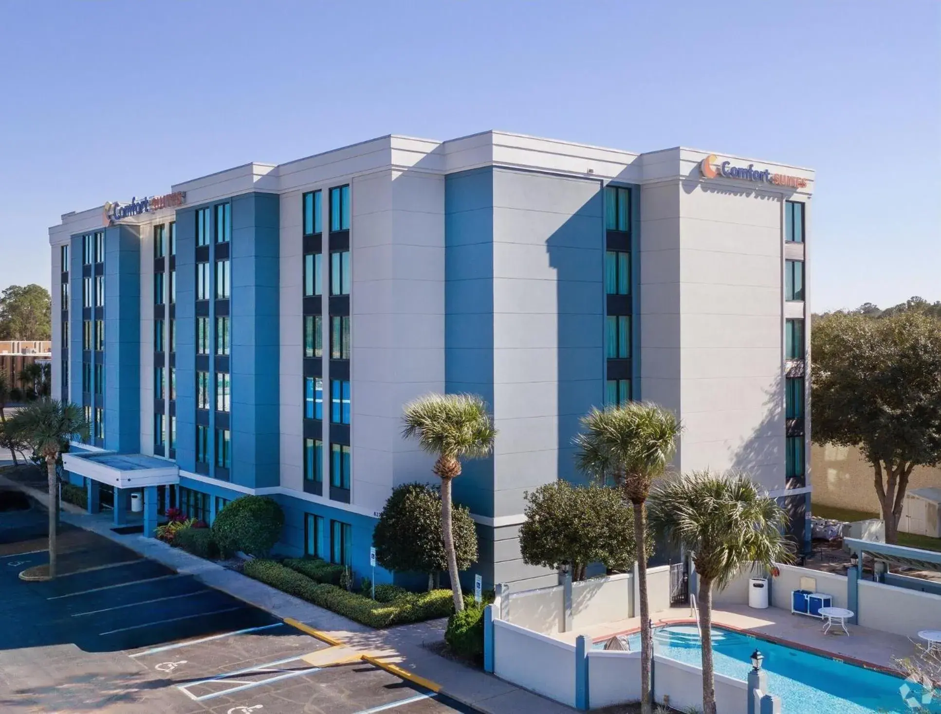 Property building in Comfort Suites Baymeadows Near Butler Blvd Property building in Comfort Suites Baymeadows Near Butler Blvd