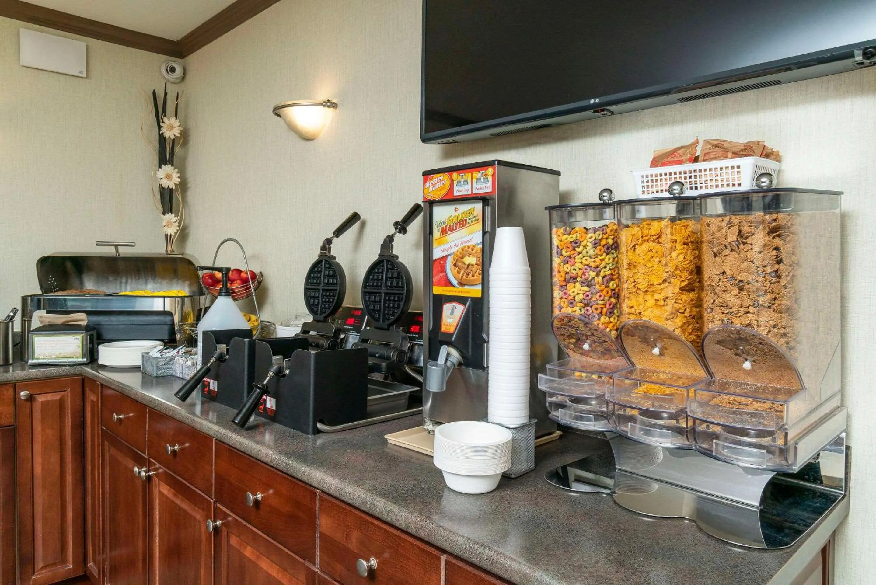 Breakfast in Quality Inn & Suites