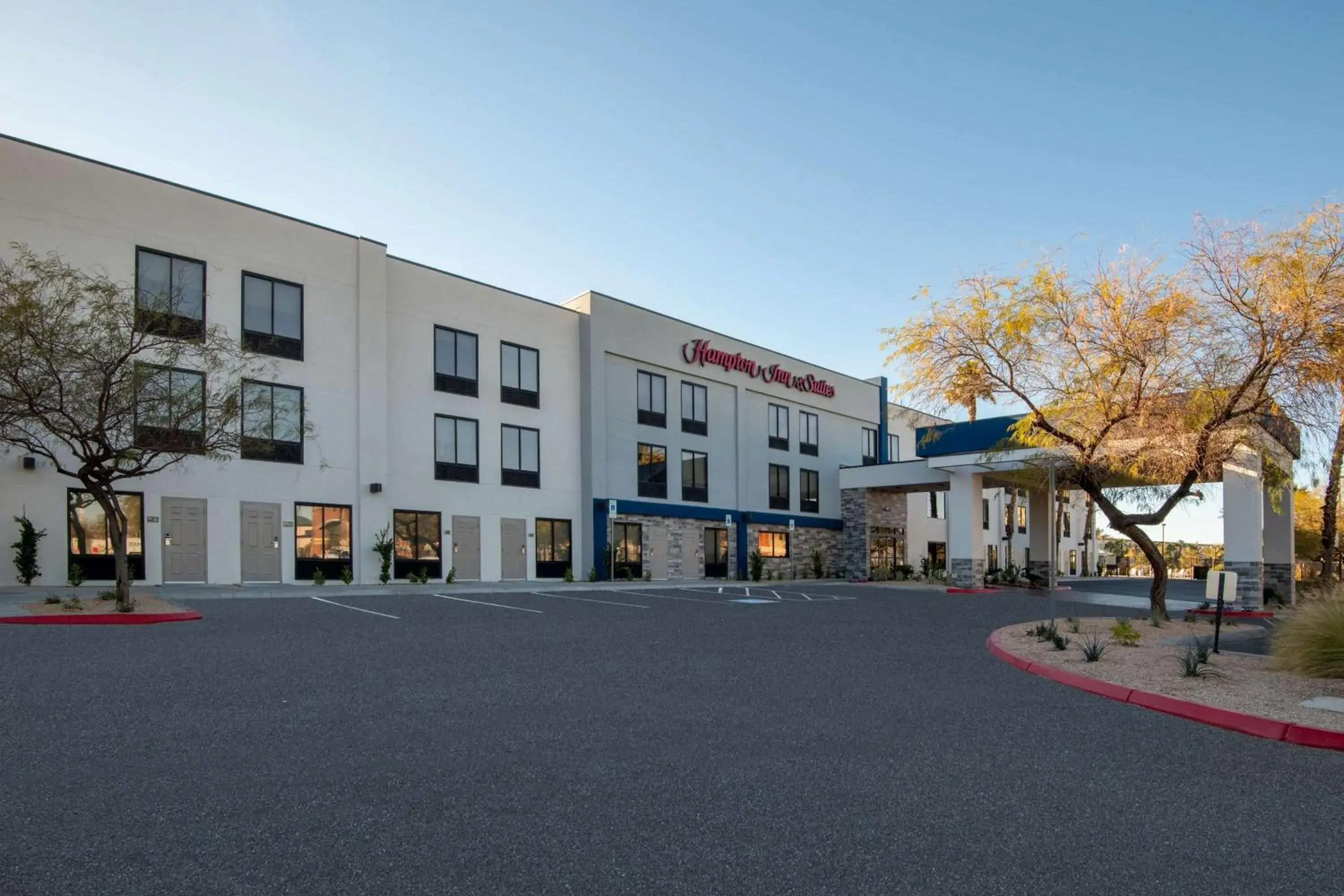 Property building in Hampton Inn & Suites Las Vegas-Henderson Property building in Hampton Inn & Suites Las Vegas-Henderson